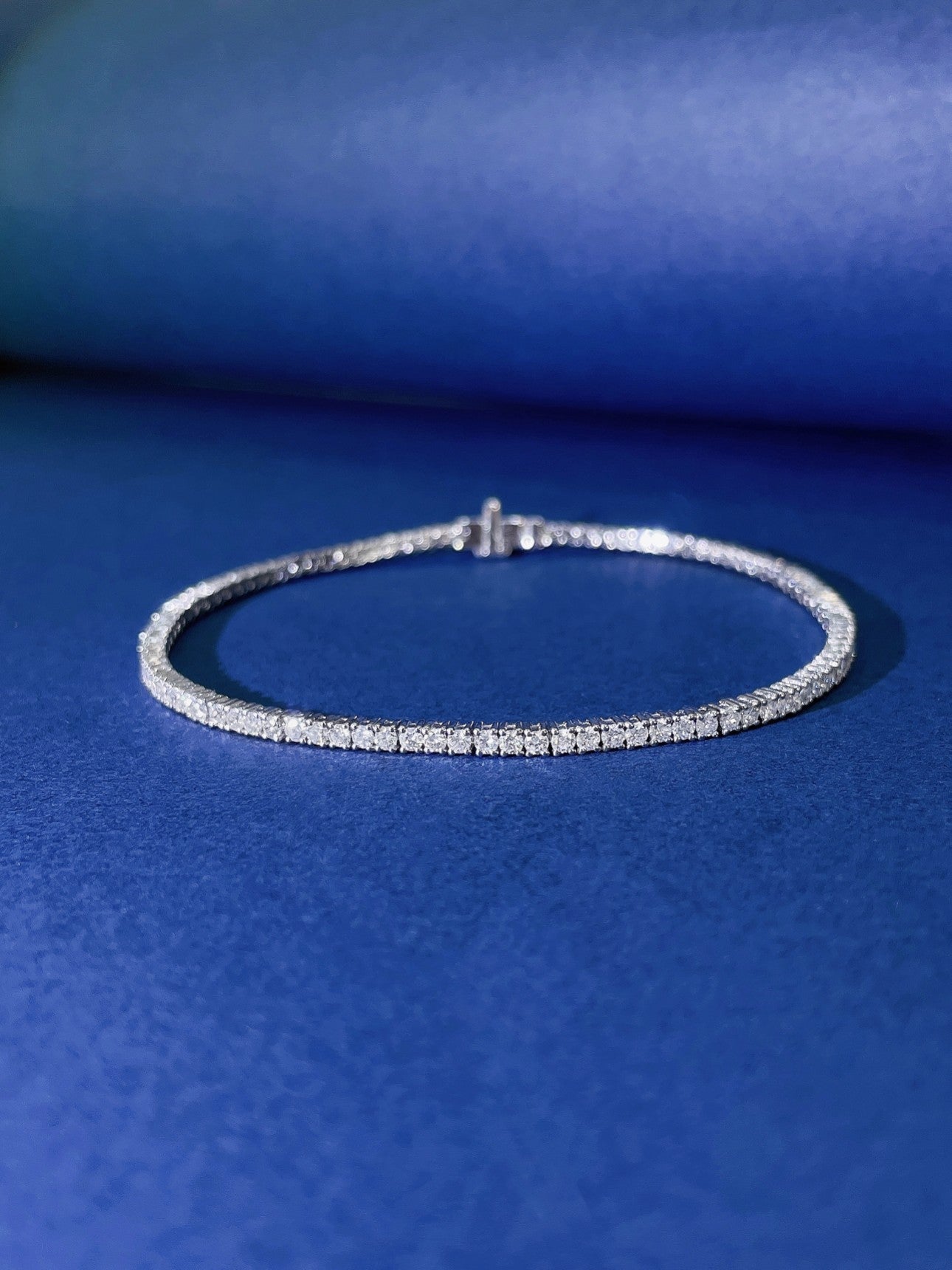 18K Diamond Four-Claw Pavé Bracelet - Luxurious Jewelry Piece - White Diamond Bracelet