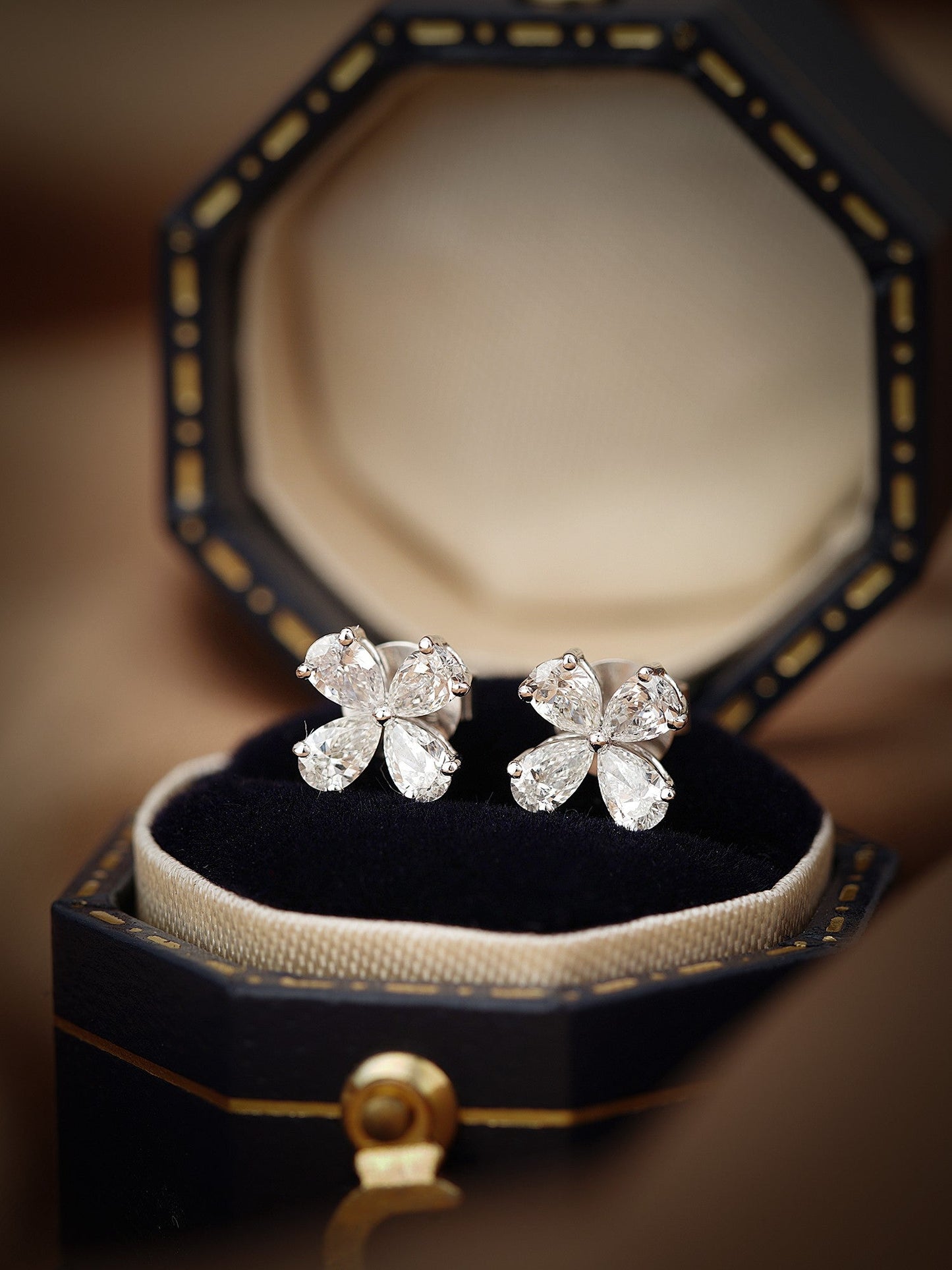 18K Diamond Four-Leaf Clover Drop Earrings - Jeweler.Jewelry