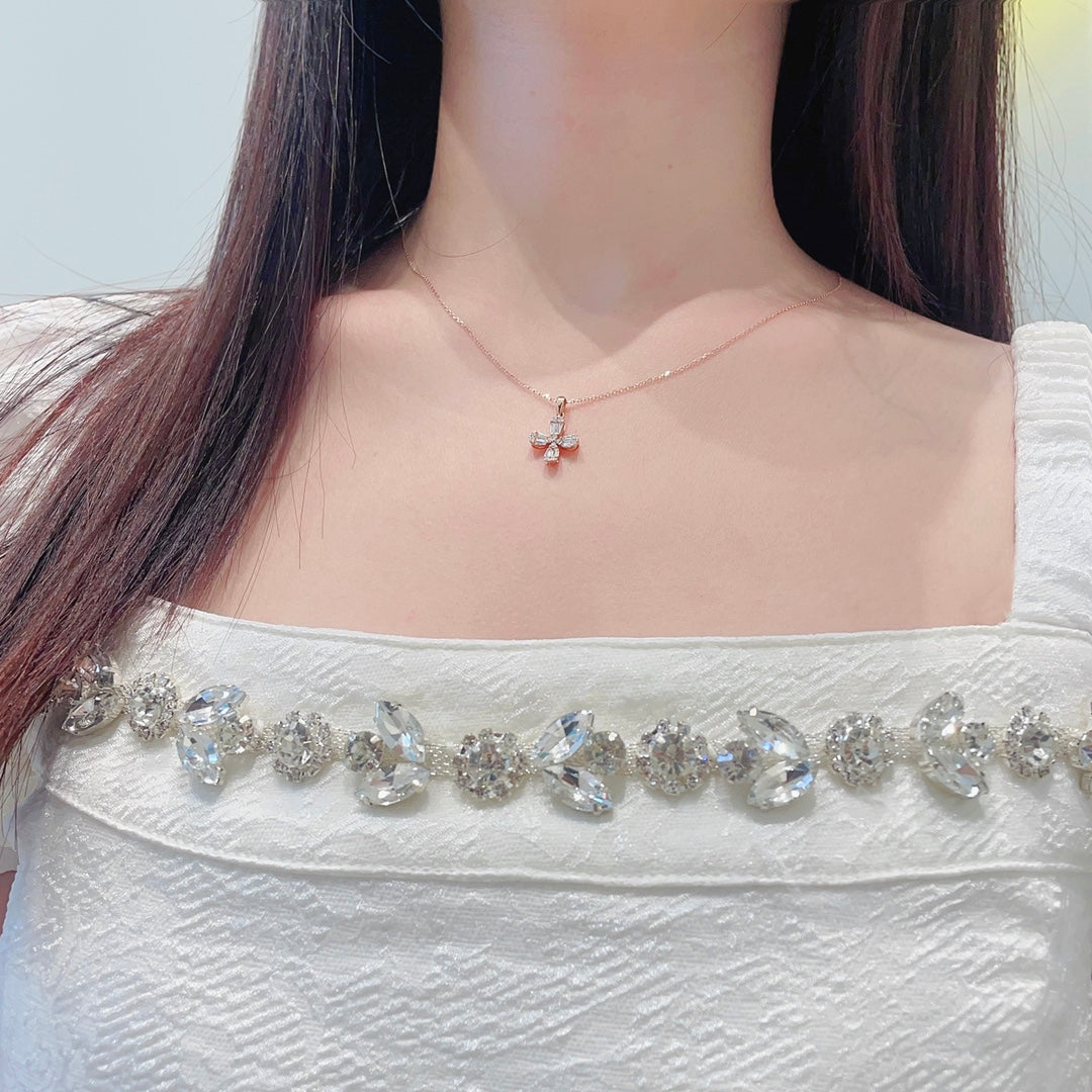 18K Diamond Four-Leaf Clover Necklace - Luxurious Jewelry Piece - White Diamond Necklace