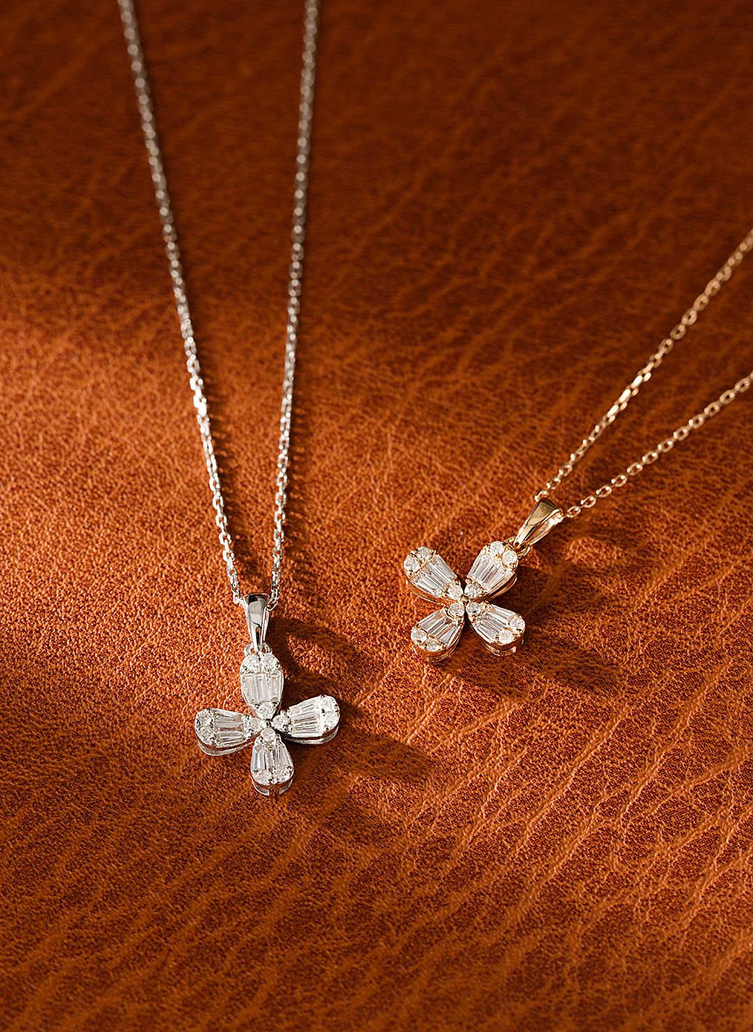 18K Diamond Four-Leaf Clover Necklace - Luxurious Jewelry Piece - White Diamond Necklace