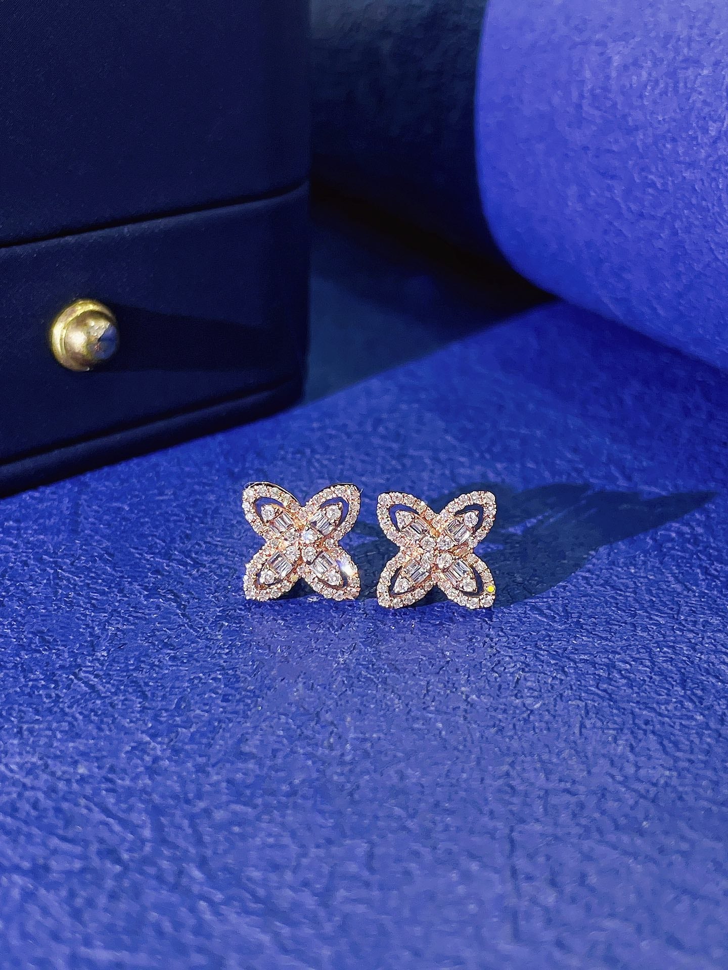 18K Diamond Four-Leaf Clover Tiny Earrings - Jeweler.Jewelry