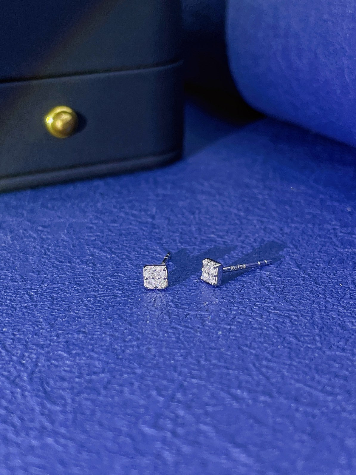 18K Diamond Four-Piece Square Stud Earrings - Jeweler.Jewelry