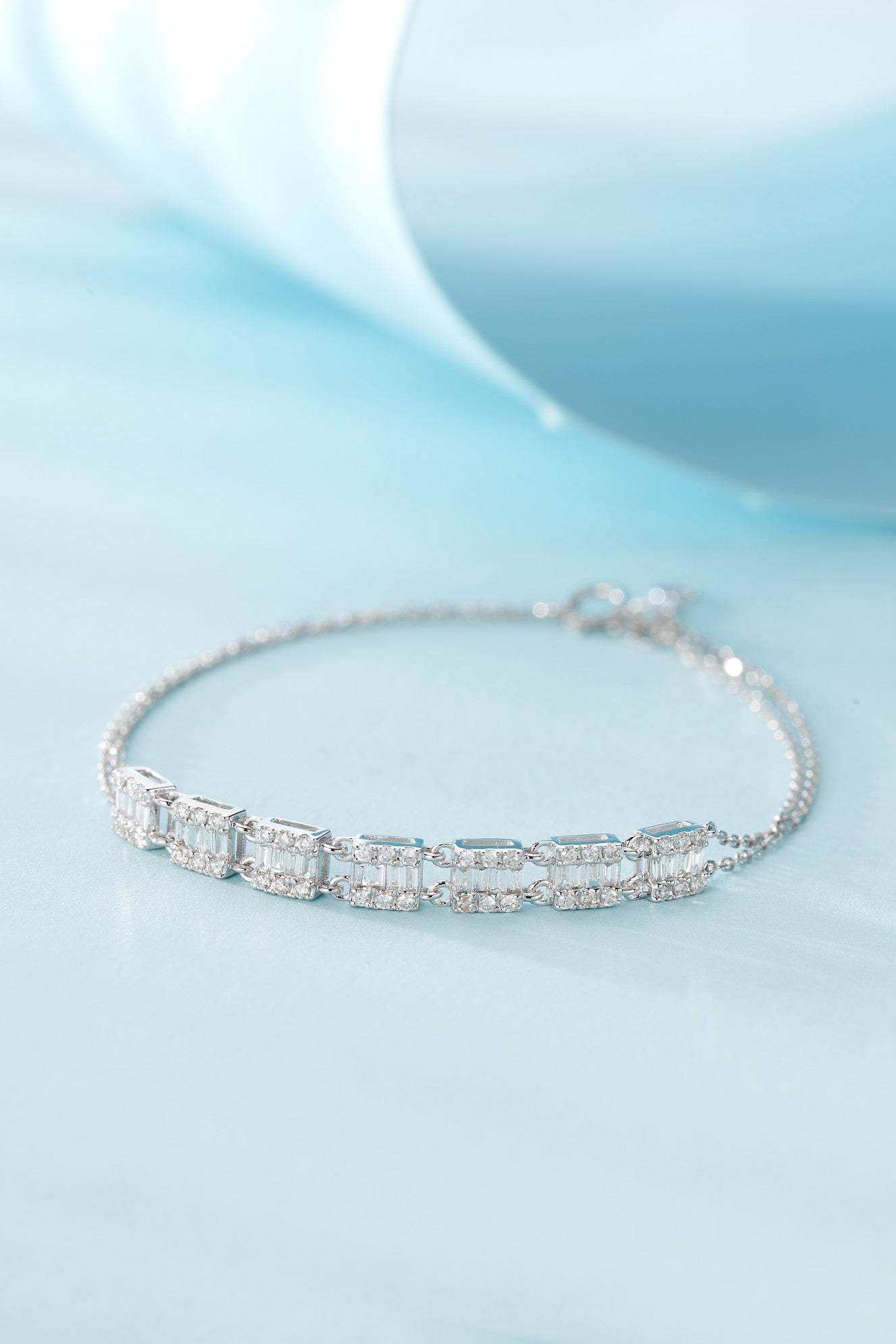 18K Diamond Half-Circle Square Candy Bracelet - Elegant Jewelry Piece - White Diamond Bracelet