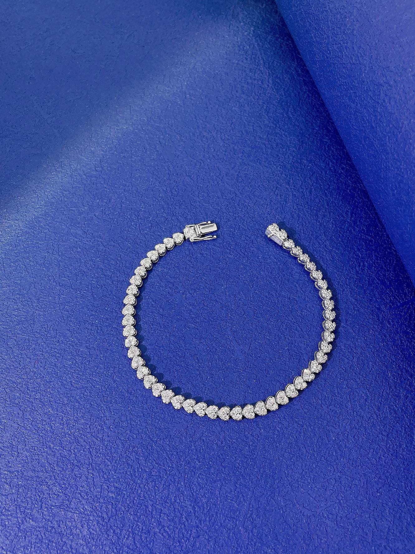 18K Diamond Heart-Shaped Fully Paved Bracelet - Luxury Jewelry - White Diamond Bracelet