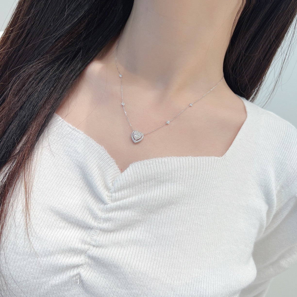 18K Diamond Heart-Shaped Pendant Necklace - Luxury Jewelry - White Diamond Necklace