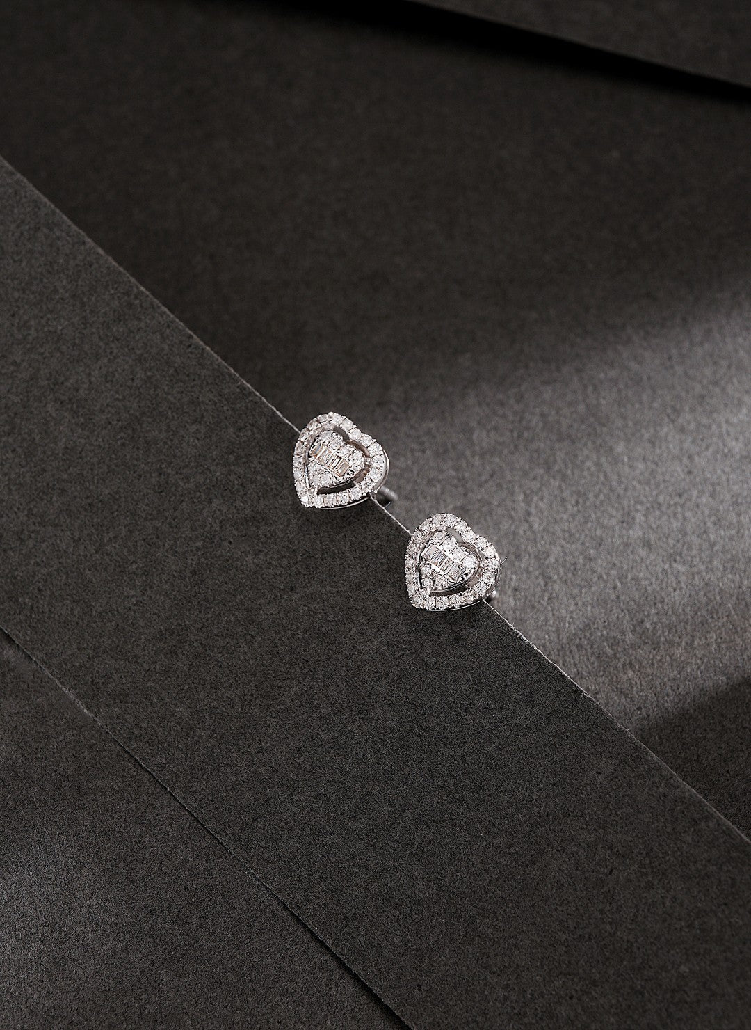 18K Diamond Heart-shaped Stud Earrings - Jeweler.Jewelry