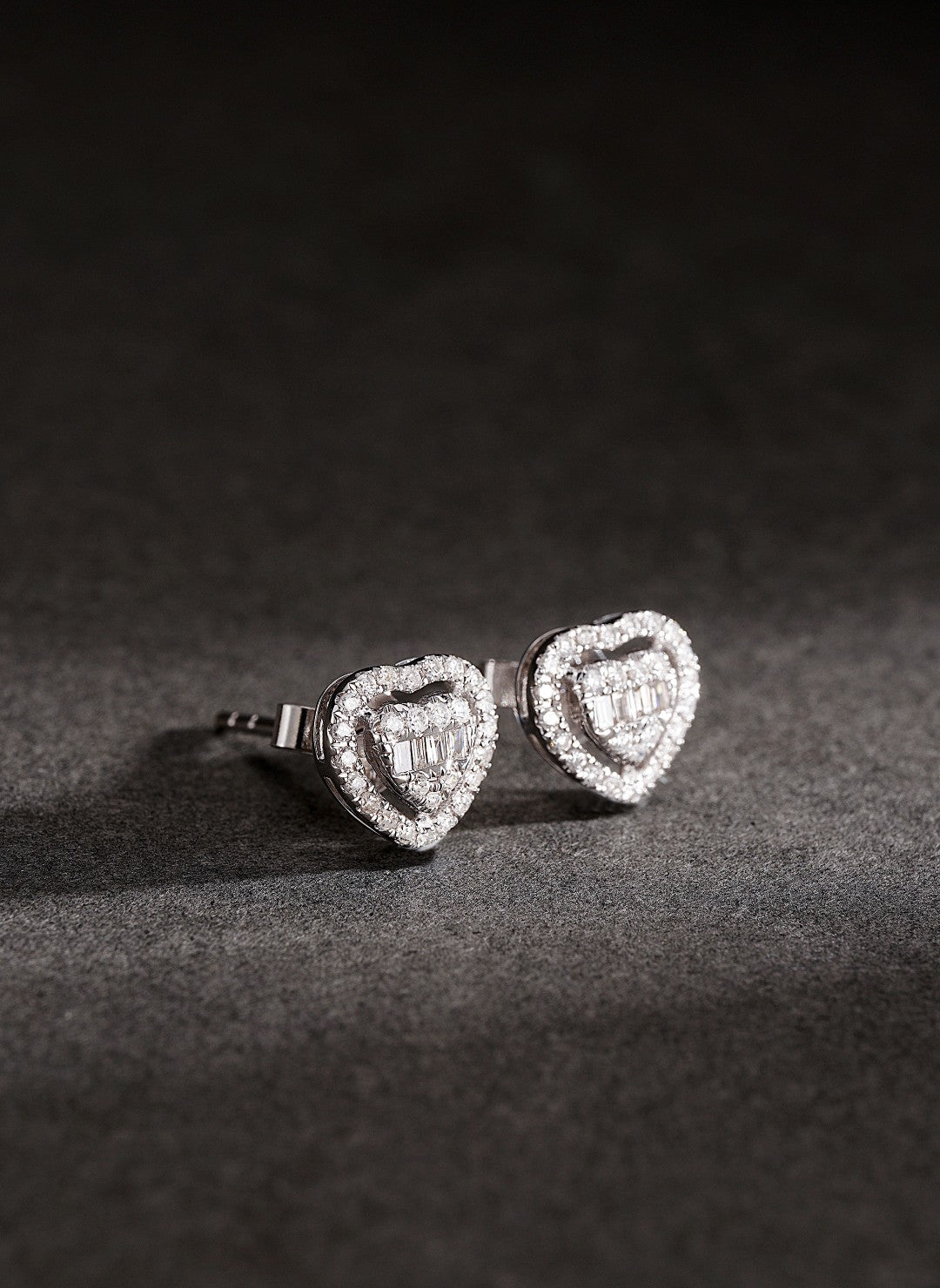 18K Diamond Heart-shaped Stud Earrings - Jeweler.Jewelry