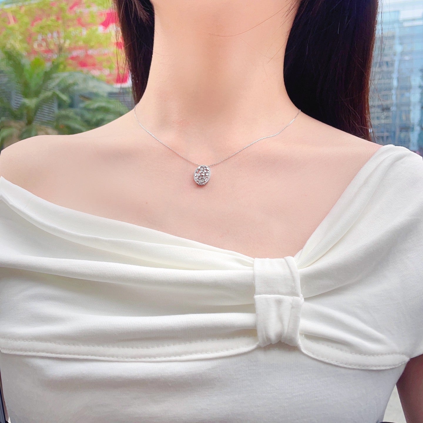 18K Diamond Hollow Elliptical Pendant Necklace - Exquisite Jewelry - White Diamond Necklace