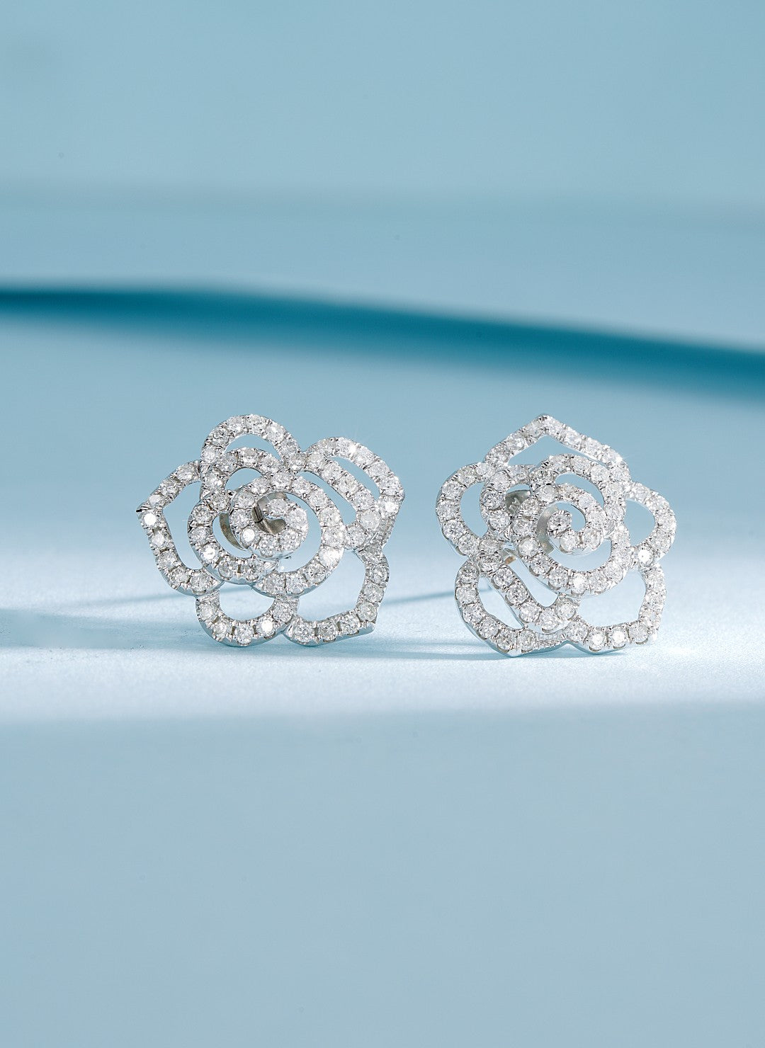 18K Diamond Hollowed Marquise Flower Earrings - Luxurious Jewelry - Jeweler.Jewelry