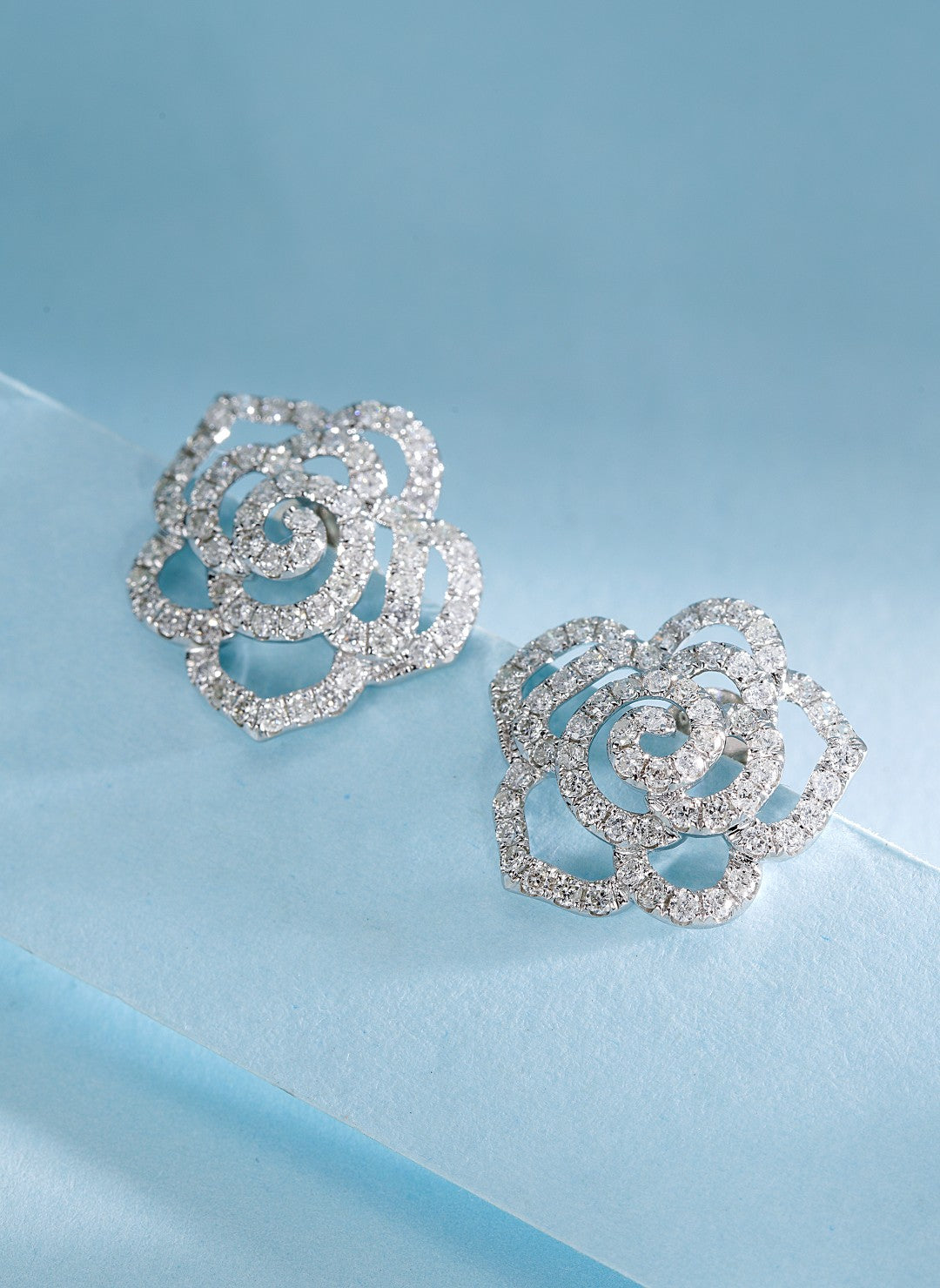 18K Diamond Hollowed Marquise Flower Earrings - Luxurious Jewelry - Jeweler.Jewelry