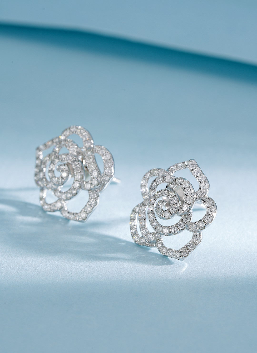 18K Diamond Hollowed Marquise Flower Earrings - Luxurious Jewelry - Jeweler.Jewelry