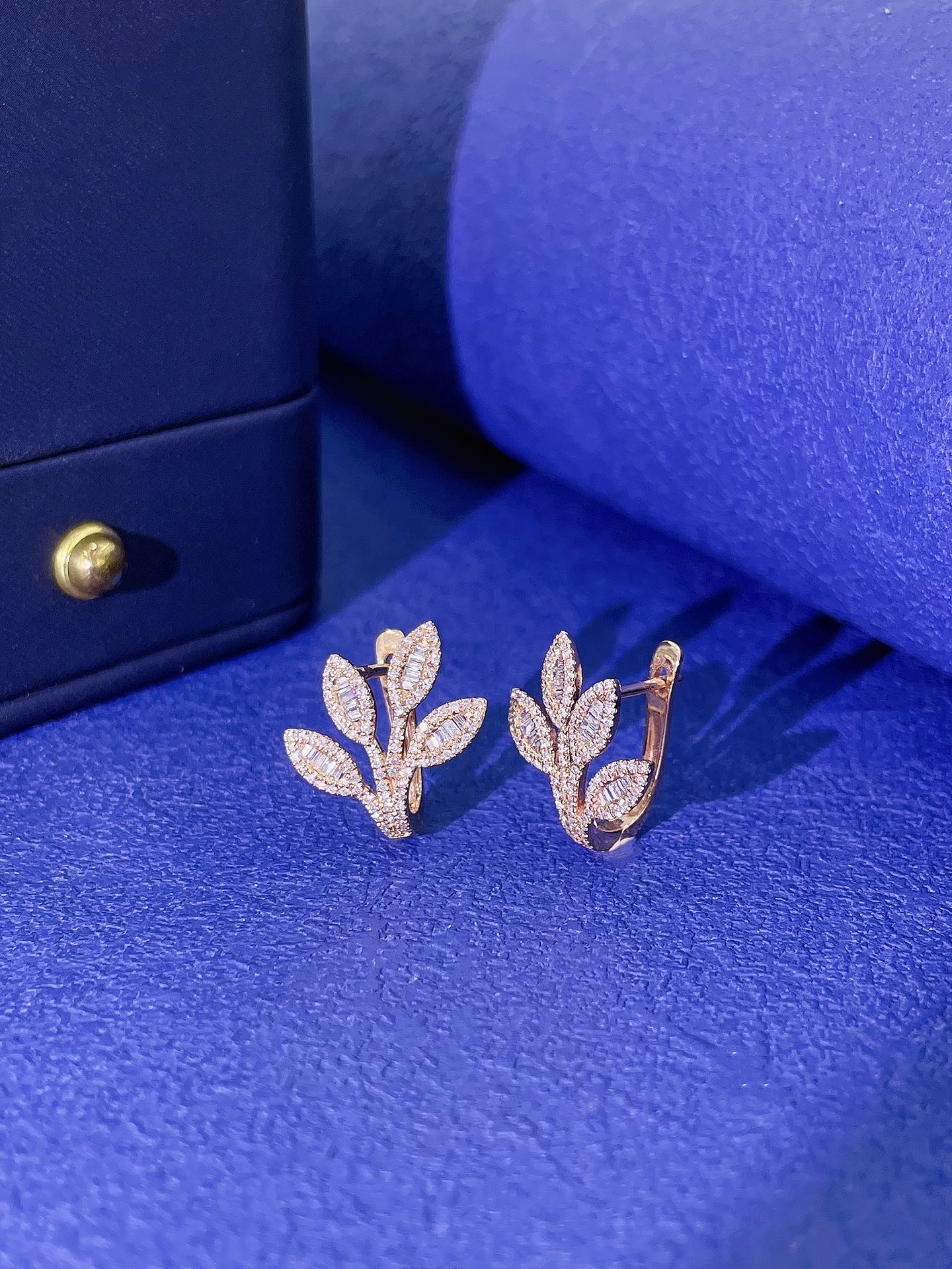 18K Diamond Leaf Earrings - Luxurious Jewelry Piece Jeweler.Jewelry