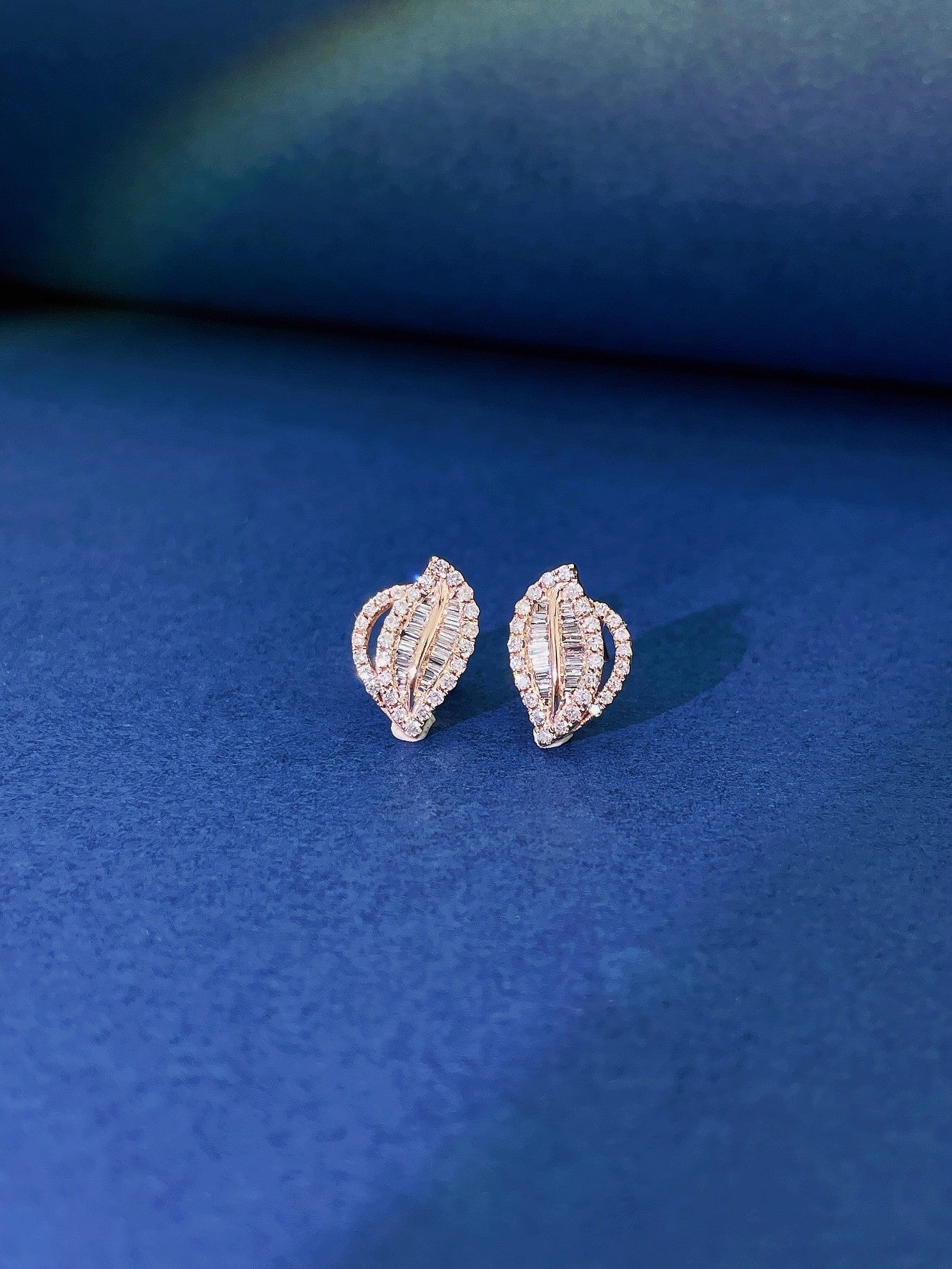 18K Diamond Leaf Shape Stud Earrings - Jeweler.Jewelry