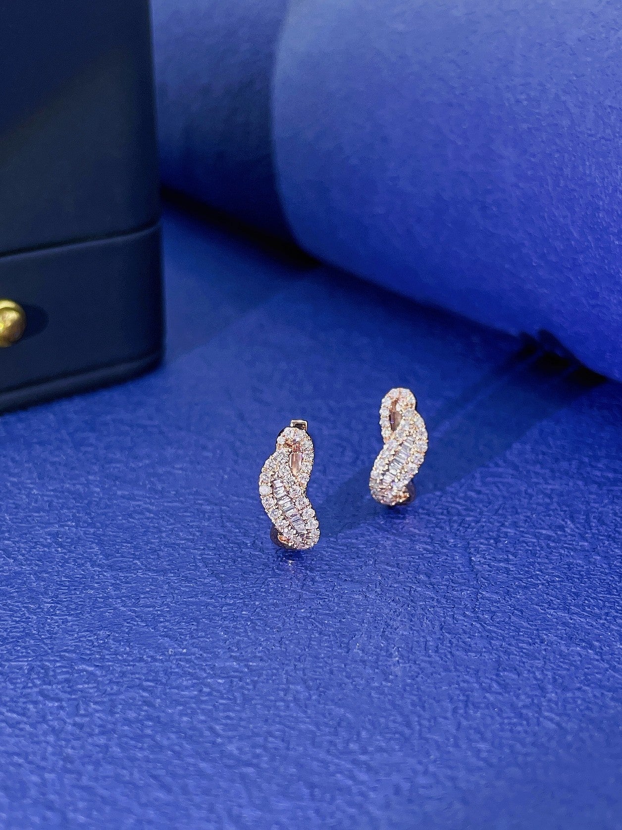 18K Diamond Leaf-Shaped Stud Earrings with Pavé Setting Jeweler.Jewelry