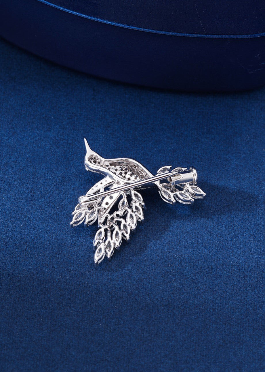 18K Diamond Magpie Marquise Brooch - Elegant Jewelry Piece - Brooch