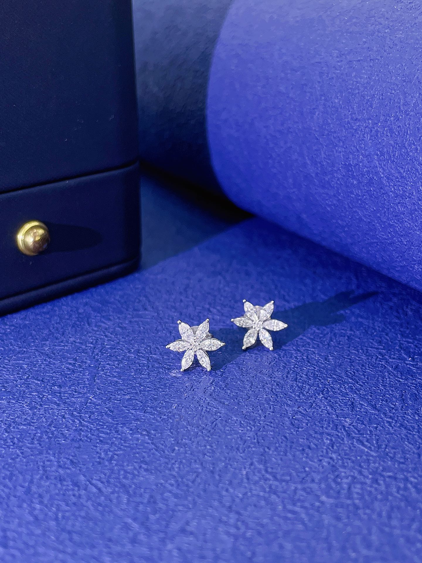 18K Diamond Marquise Flower Stud Earrings - Jeweler.Jewelry