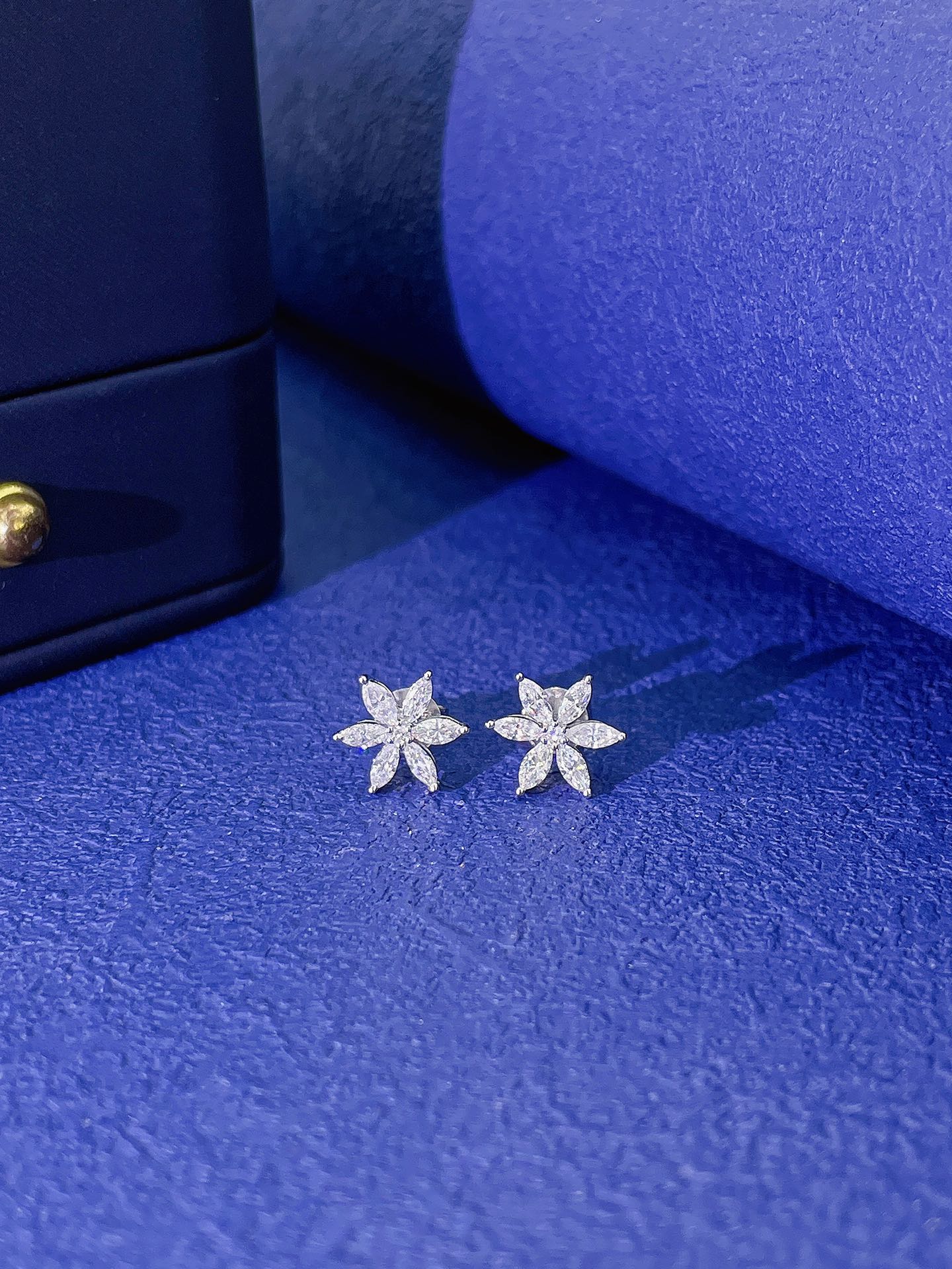 18K Diamond Marquise Flower Stud Earrings - Jeweler.Jewelry