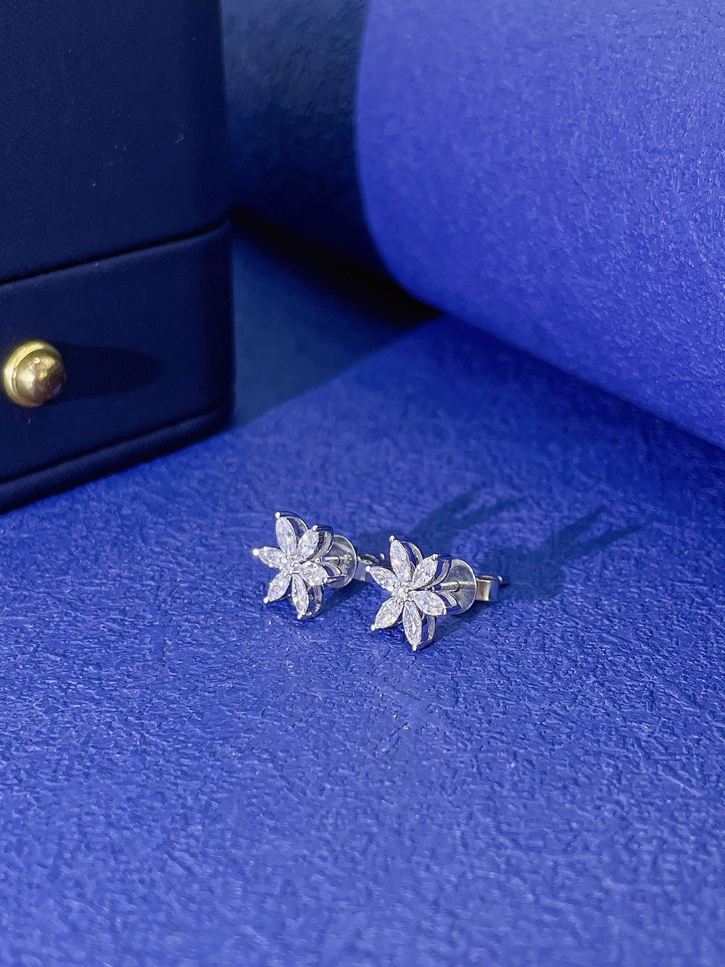 18K Diamond Marquise Flower Stud Earrings - Jeweler.Jewelry