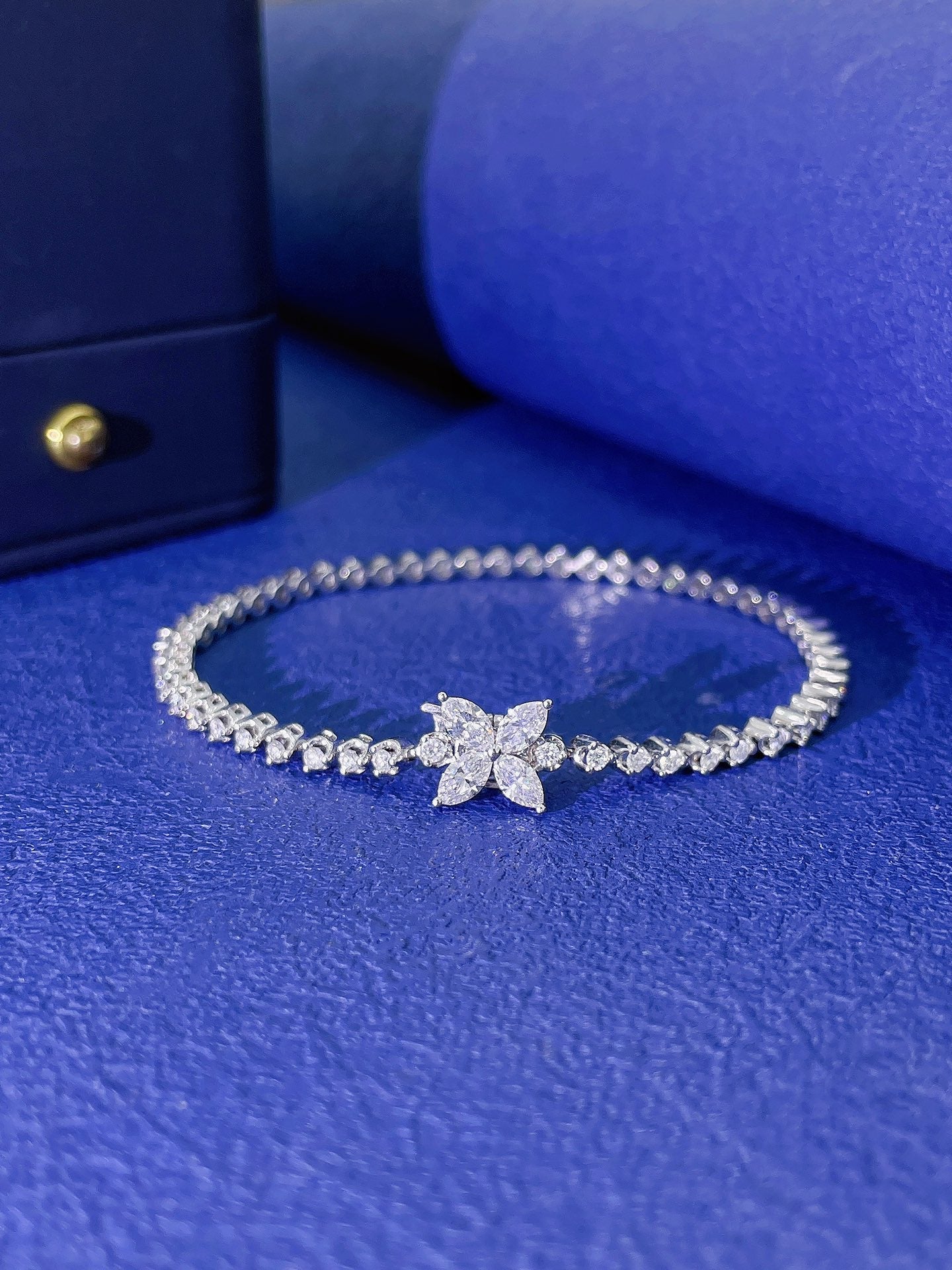 18K Diamond Marquise Four-Leaf Round Diamond Bracelet - Luxury Jewelry - White Diamond Bracelet