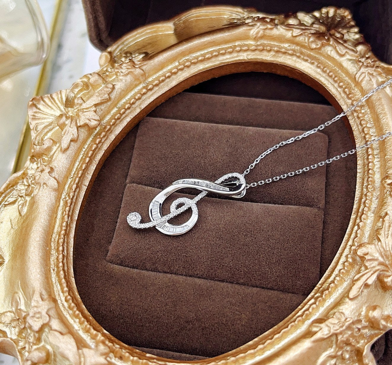 18K Diamond Music Note Necklace - Exquisite Jewelry Piece - White Diamond Necklace