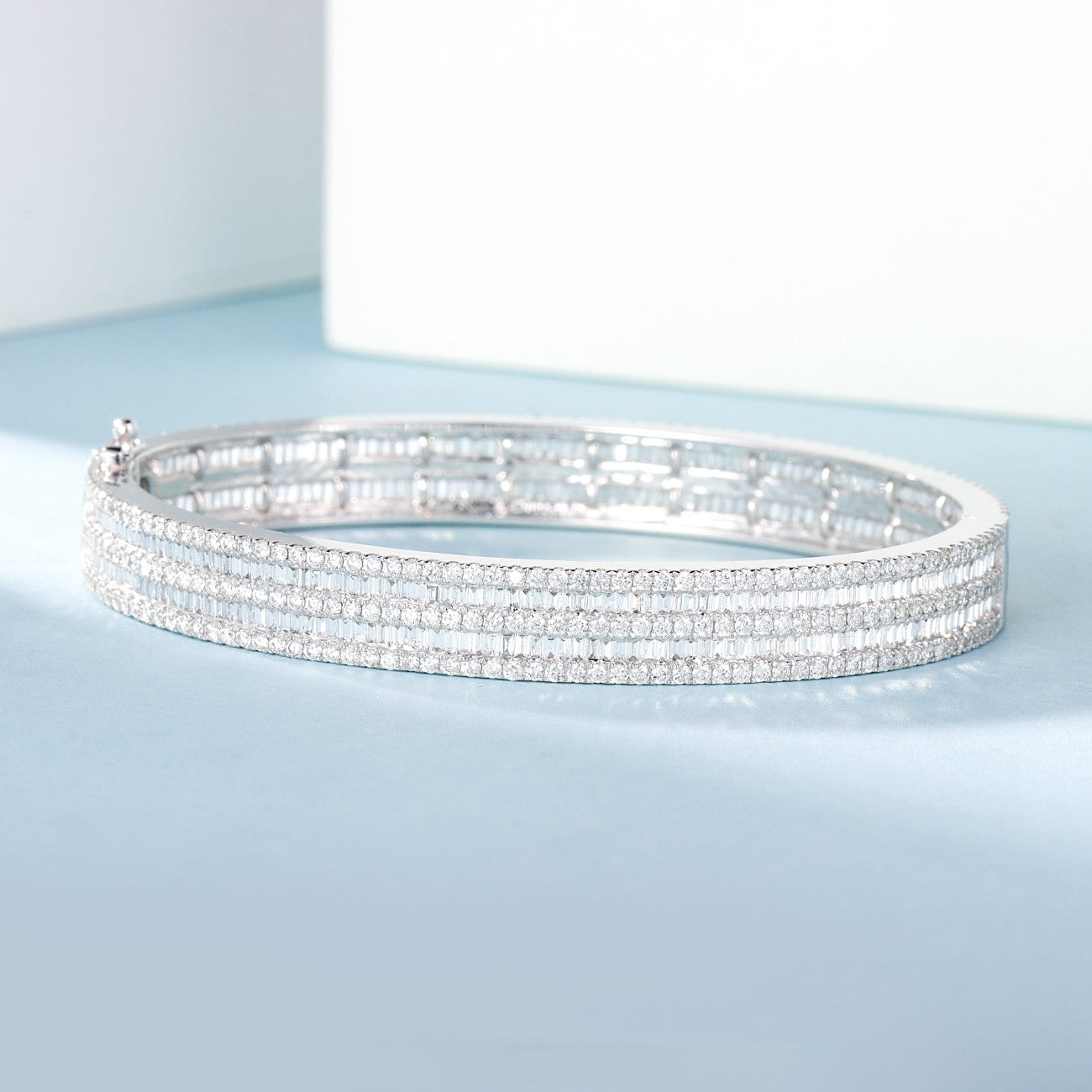 18K Diamond Pavé Full Diamond Bracelet - Luxurious Jewelry Piece - White Diamond Bracelet