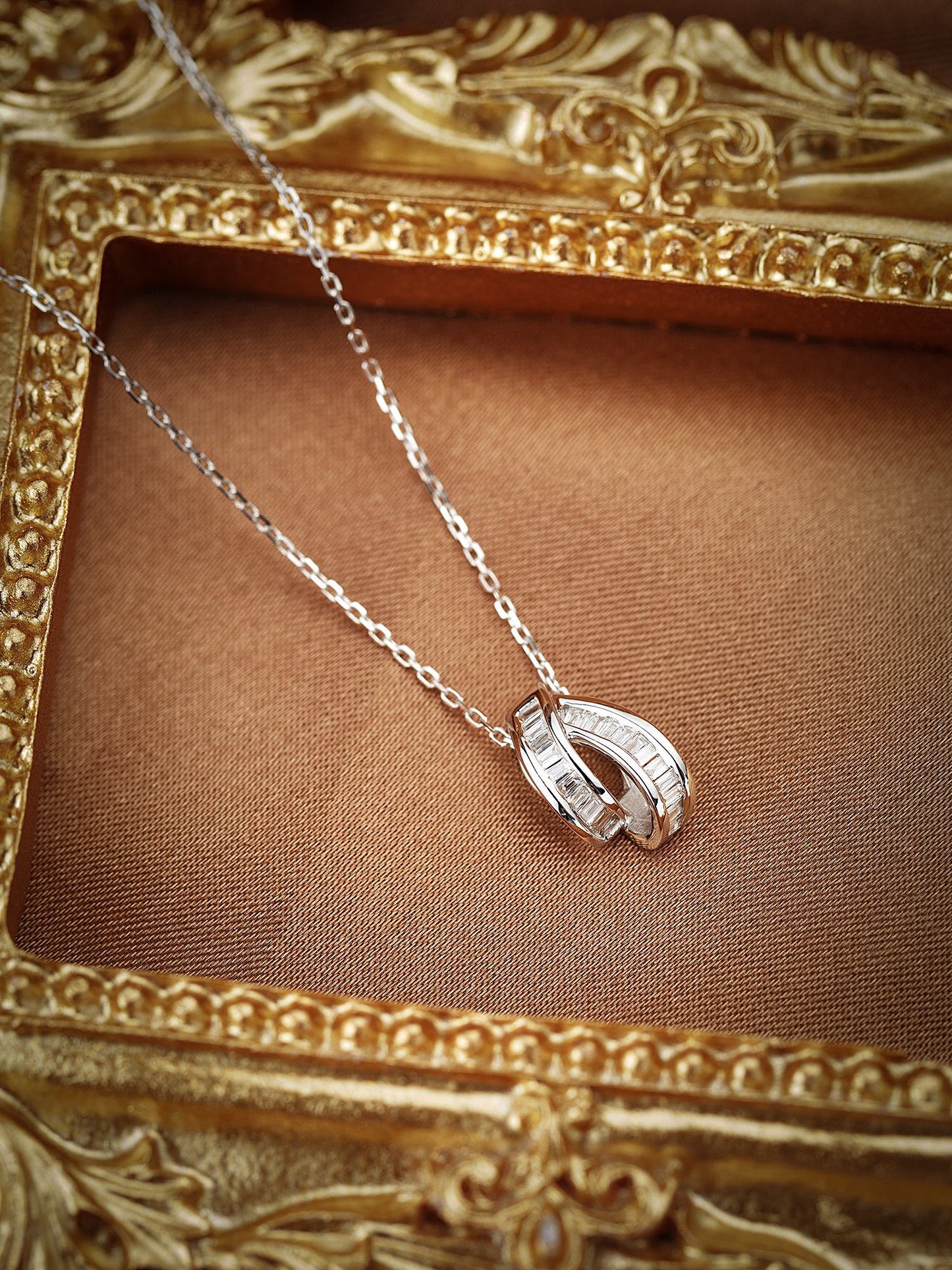 18K Diamond Peach-Shaped Pendant Necklace - Exquisite Jewelry - White Diamond Necklace