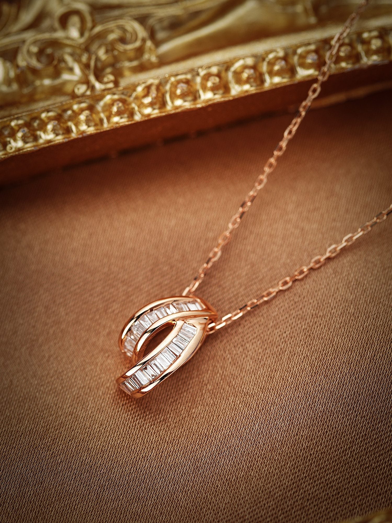 18K Diamond Peach-Shaped Pendant Necklace - Exquisite Jewelry - White Diamond Necklace