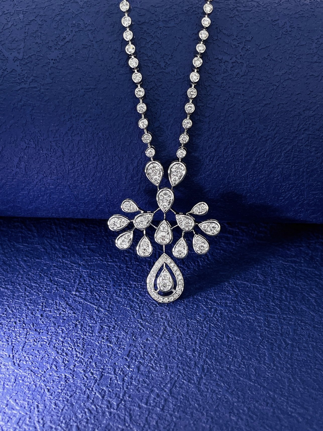 18K Diamond Peardrop Peacock Pendant Necklace - White Diamond Chain