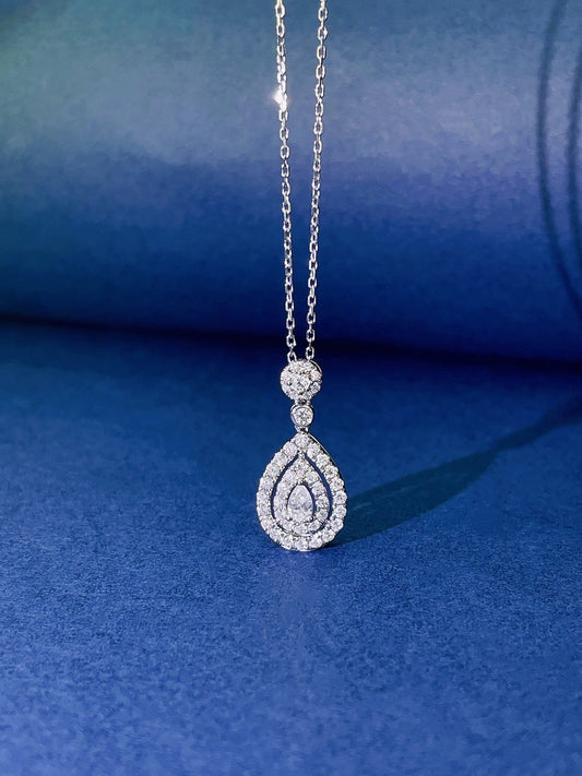 18K Diamond Pendant Necklace with Waterdrop Design - Luxurious Jewelry - White Diamond Necklace