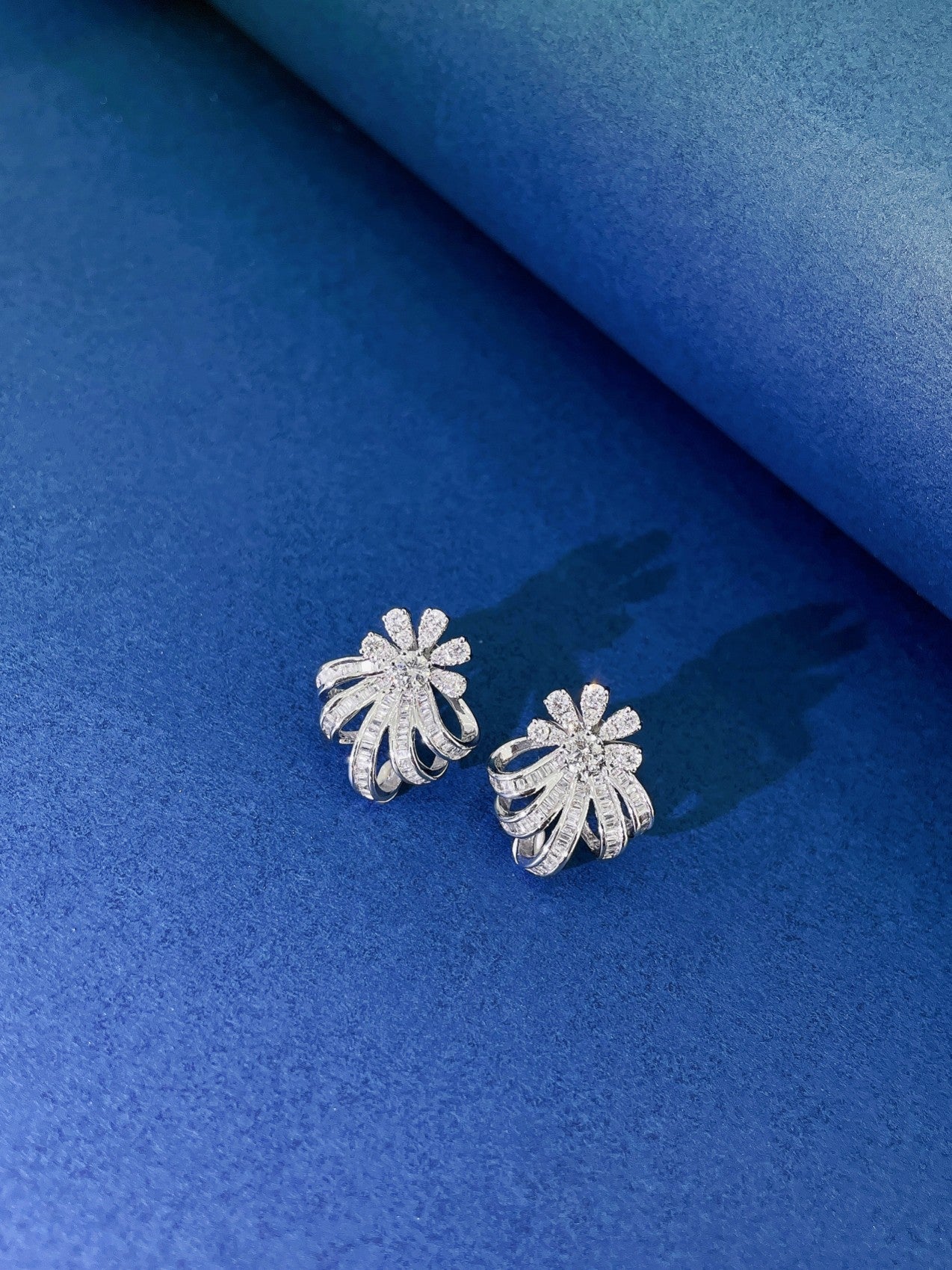 18K Diamond Petal Earrings - A Luxurious Jewelry Choice - Jeweler.Jewelry