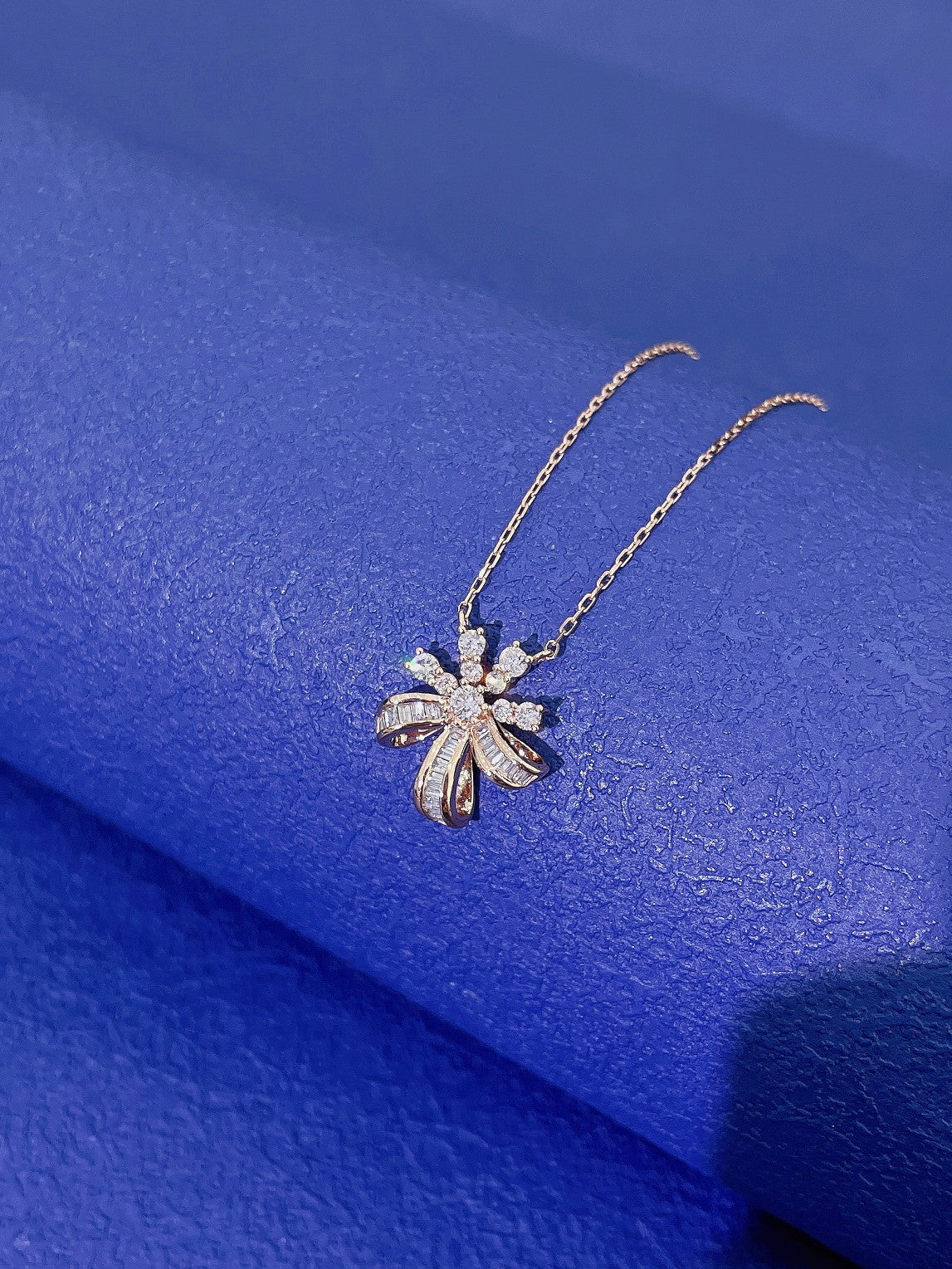 18K Diamond Petal Necklace - Exquisite Jewelry Piece - White Diamond Necklace