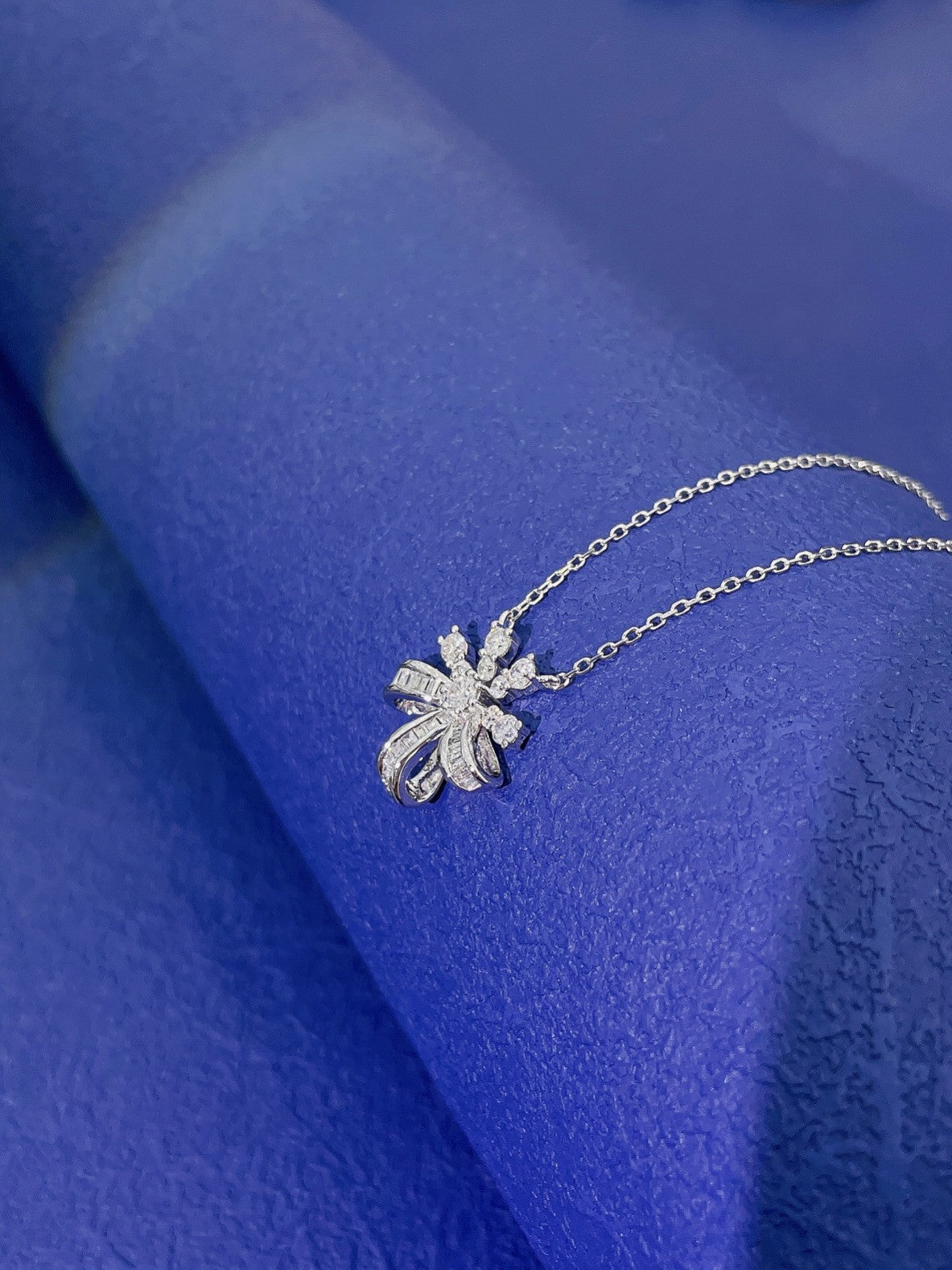 18K Diamond Petal Necklace - Exquisite Jewelry Piece - White Diamond Necklace