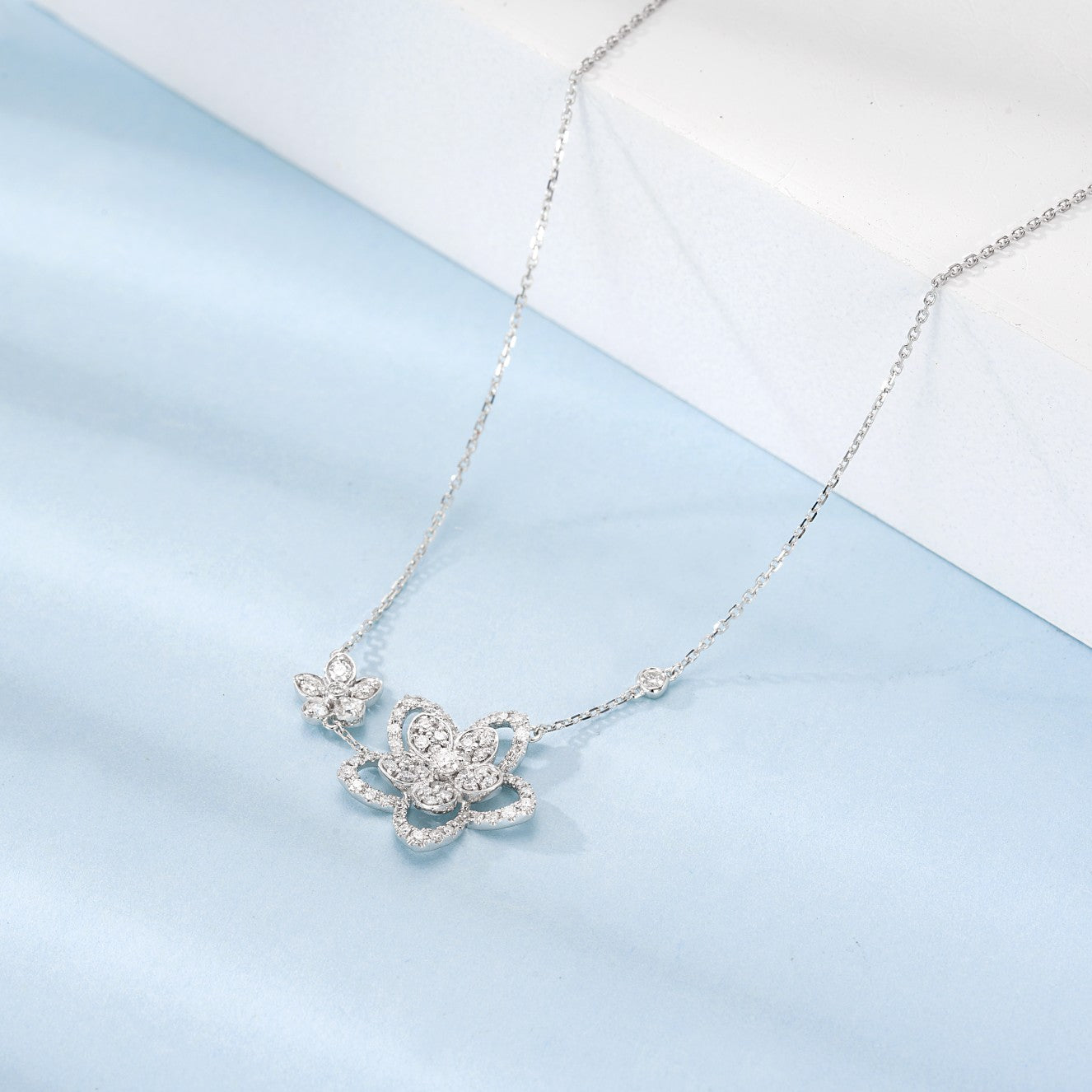 18K Diamond Phantom Double Flower Necklace - White Diamond Necklace