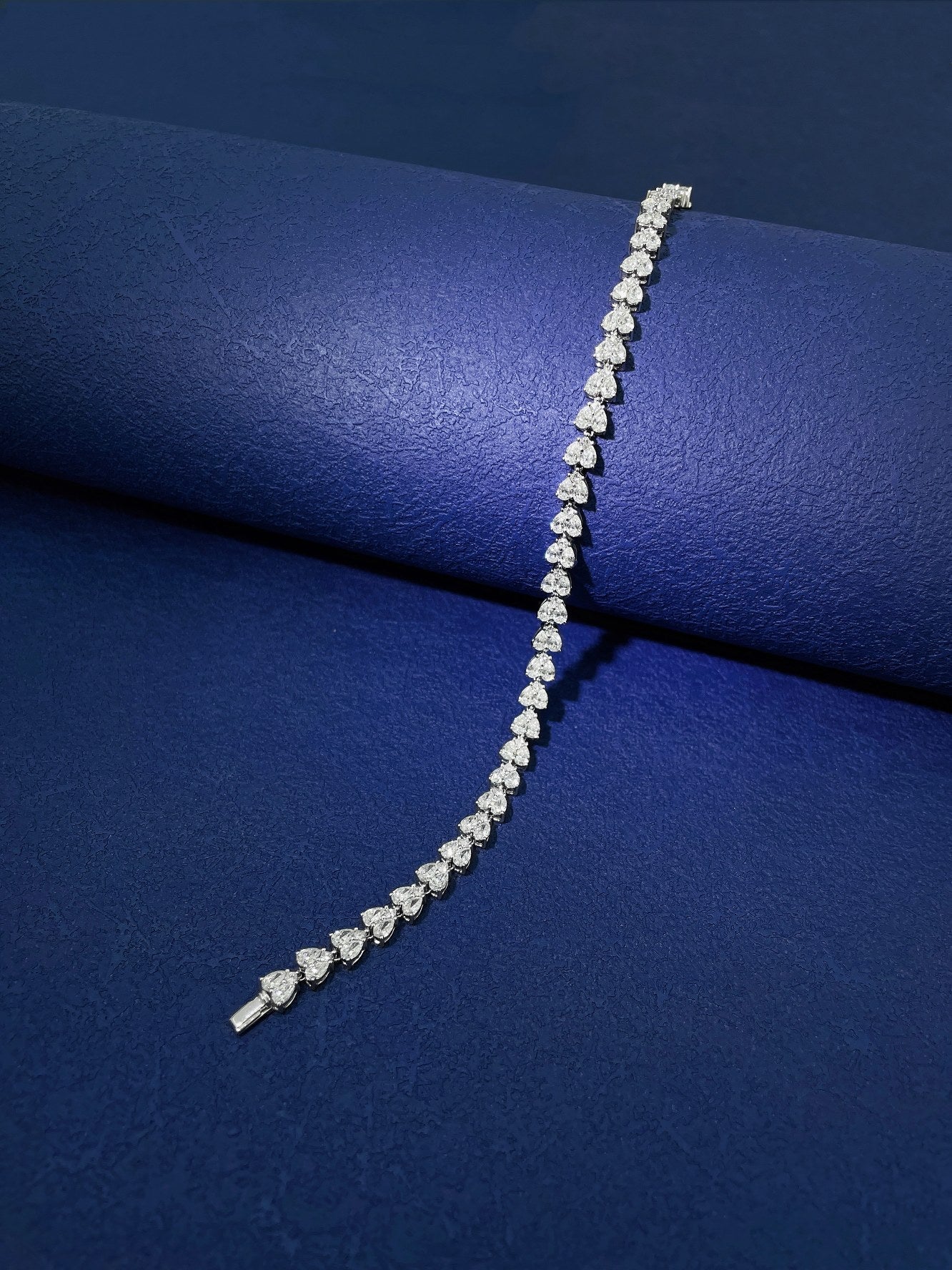 18K Diamond Princess-Cut Waterdrop Bracelet - Luxurious Jewelry Piece - White Diamond Bracelet