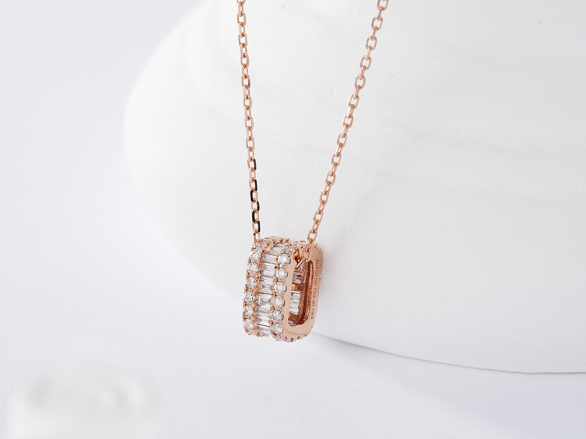 18K Diamond Rectangle Clasp Necklace - Elegant Jewelry Piece - White Diamond Necklace