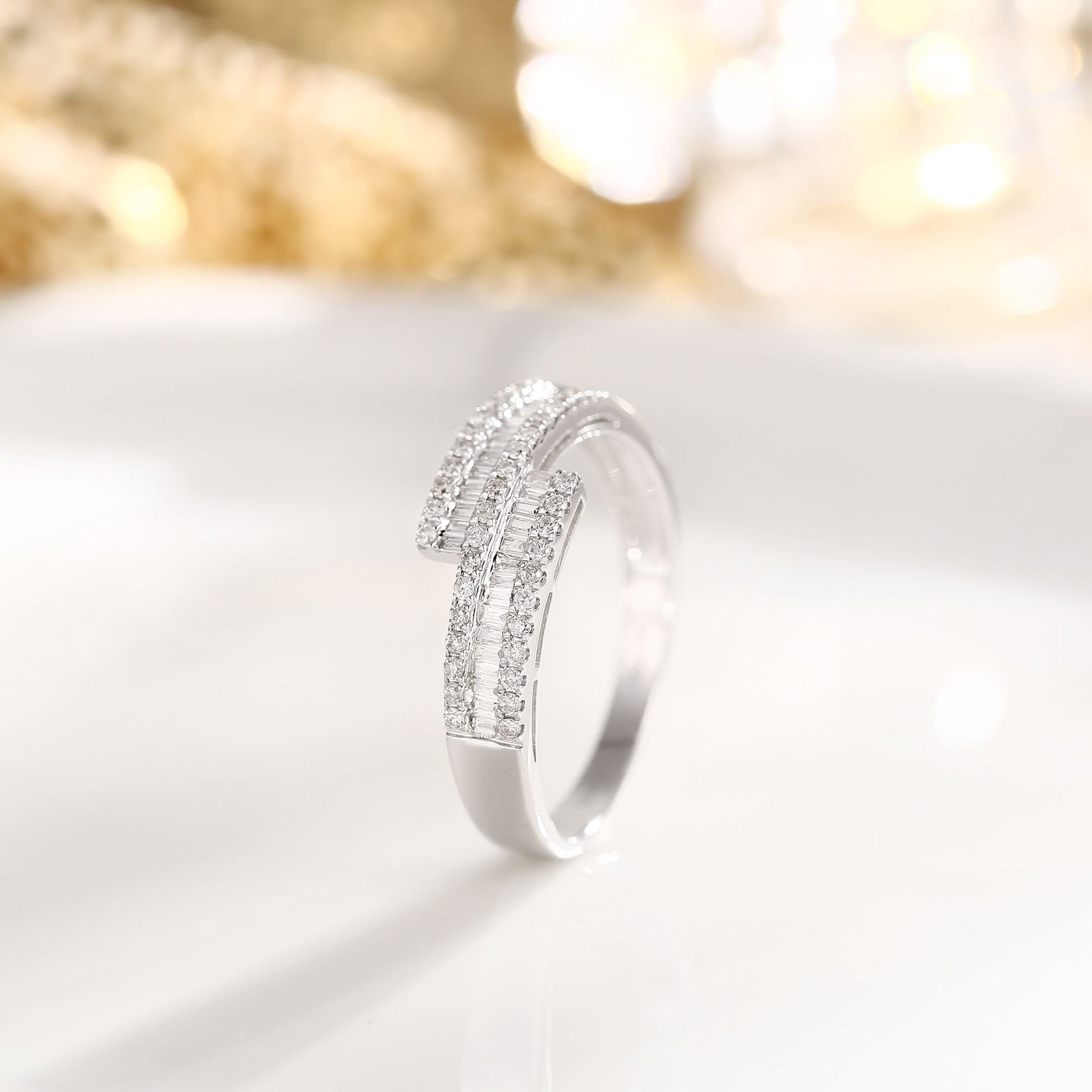 18K Diamond Ring - Exquisite Jewelry Piece for Every Occasion - White Diamond Ring