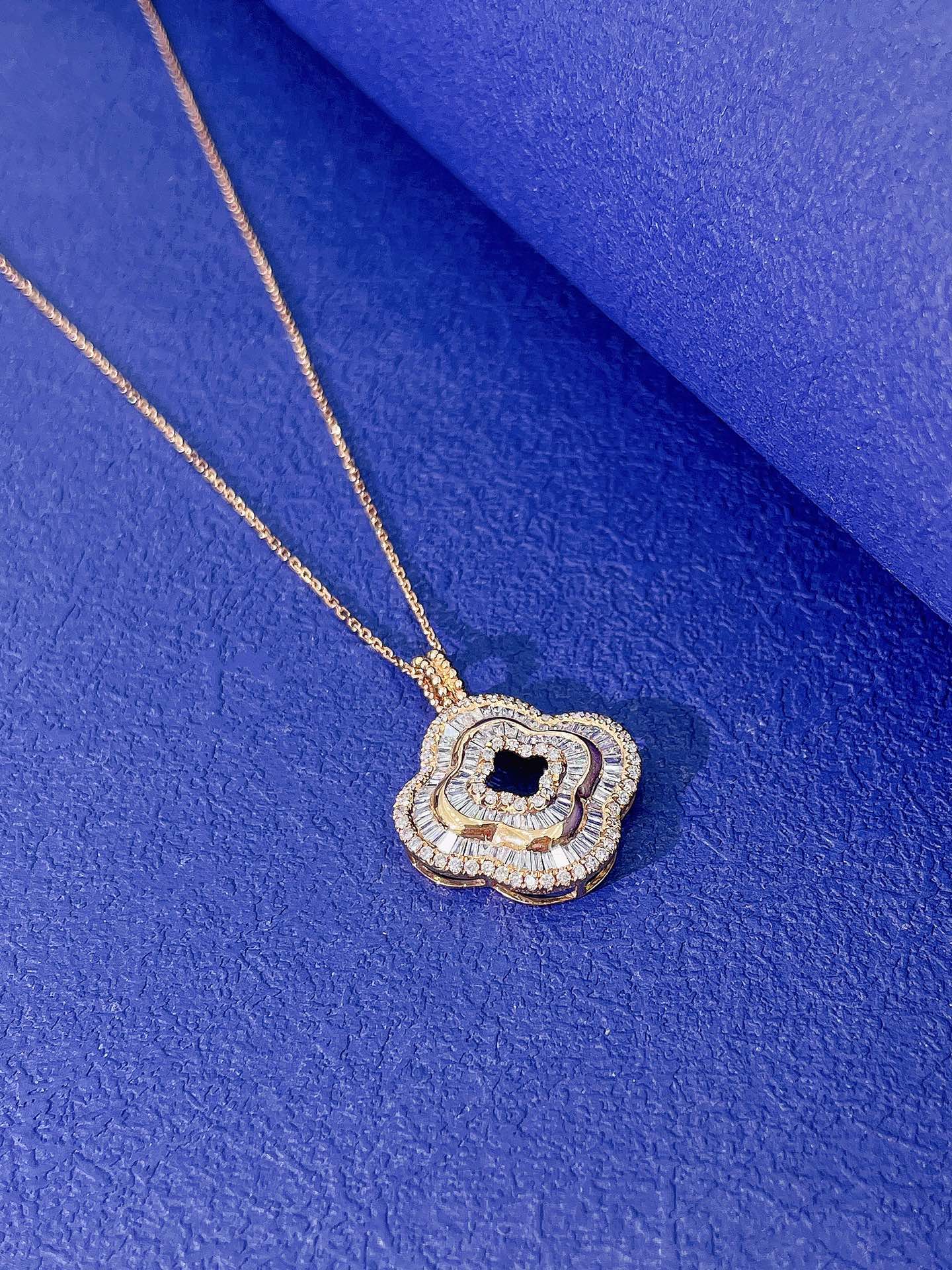 18K Diamond Round Ladder Hollow Four-Leaf Clover Necklace - Luxury Jewelry - White Diamond Necklace