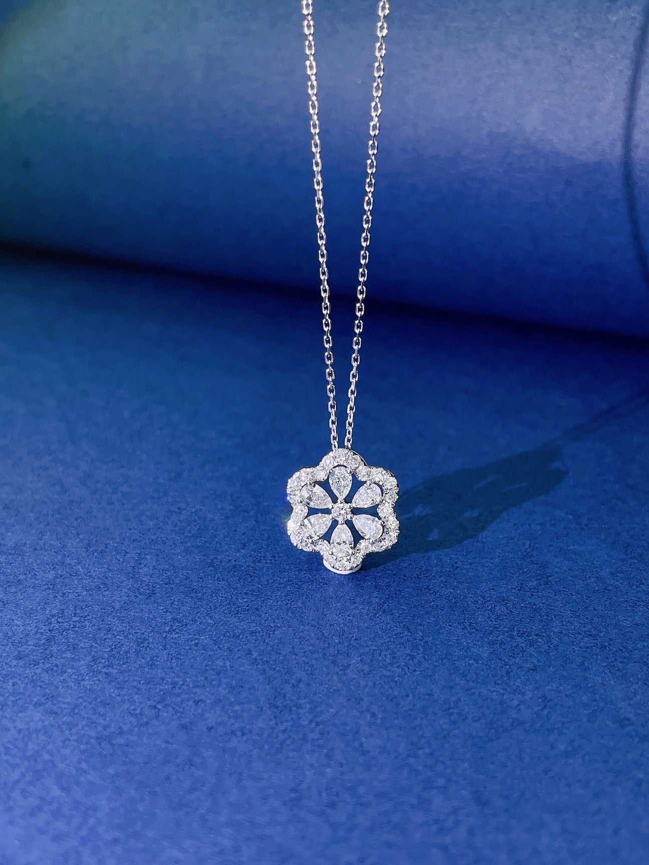 18K Diamond Snowflake Pendant Necklace - Unique Waterdrop Design Jewelry - White Diamond Necklace