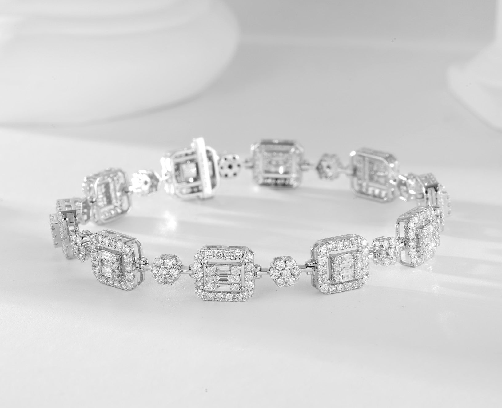 18K Diamond Square Candy Seven-Petal Flower Bracelet - Luxury Jewelry - White Diamond Bracelet