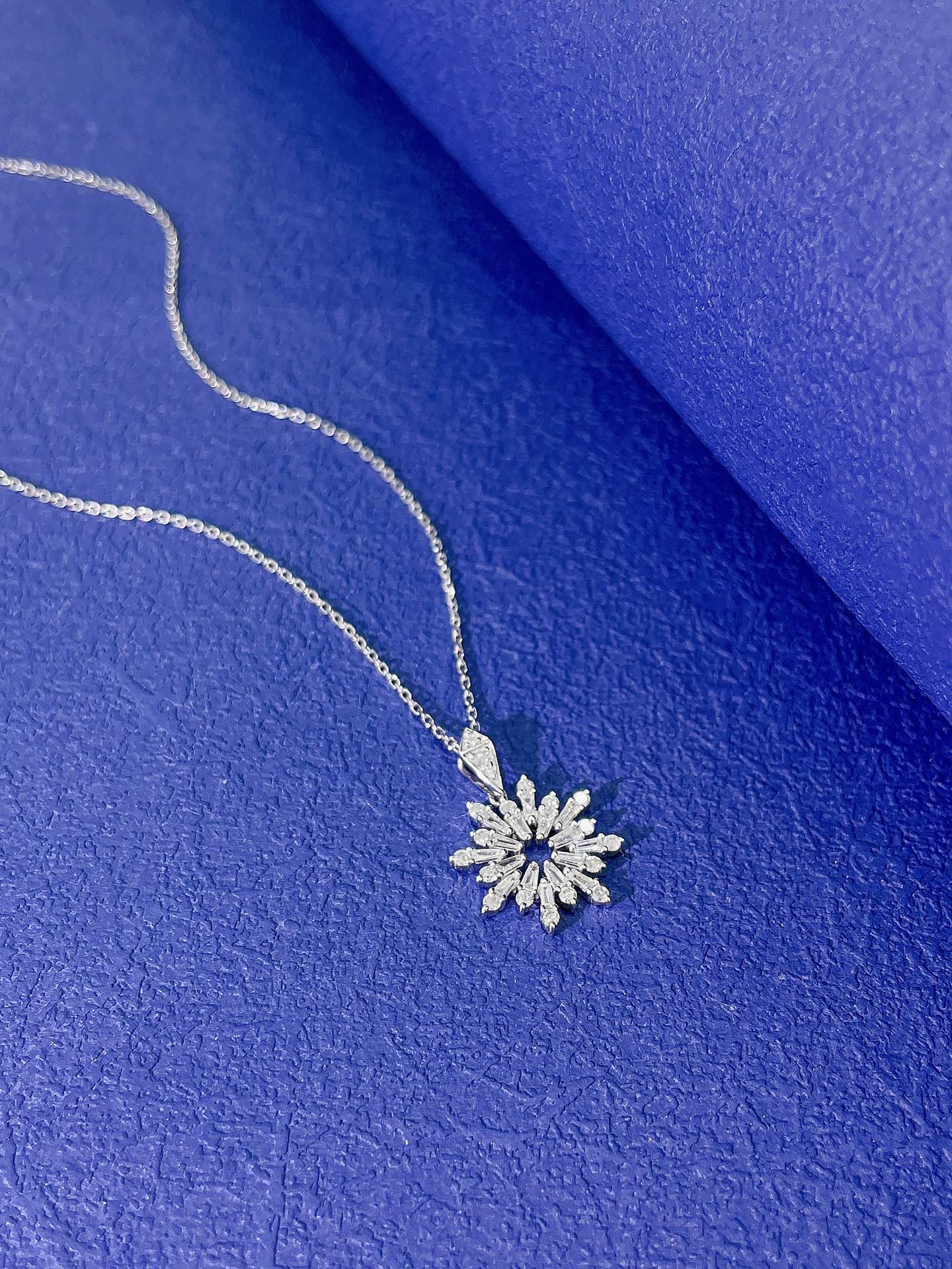 18K Diamond Square Snowflake Pendant Necklace - Luxury Jewelry - White Diamond Necklace