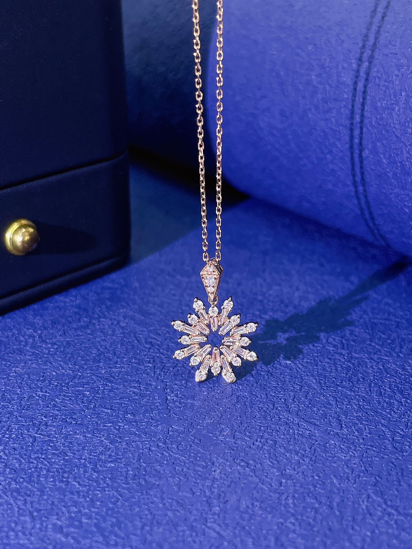 18K Diamond Square Snowflake Pendant Necklace - Luxury Jewelry - White Diamond Necklace