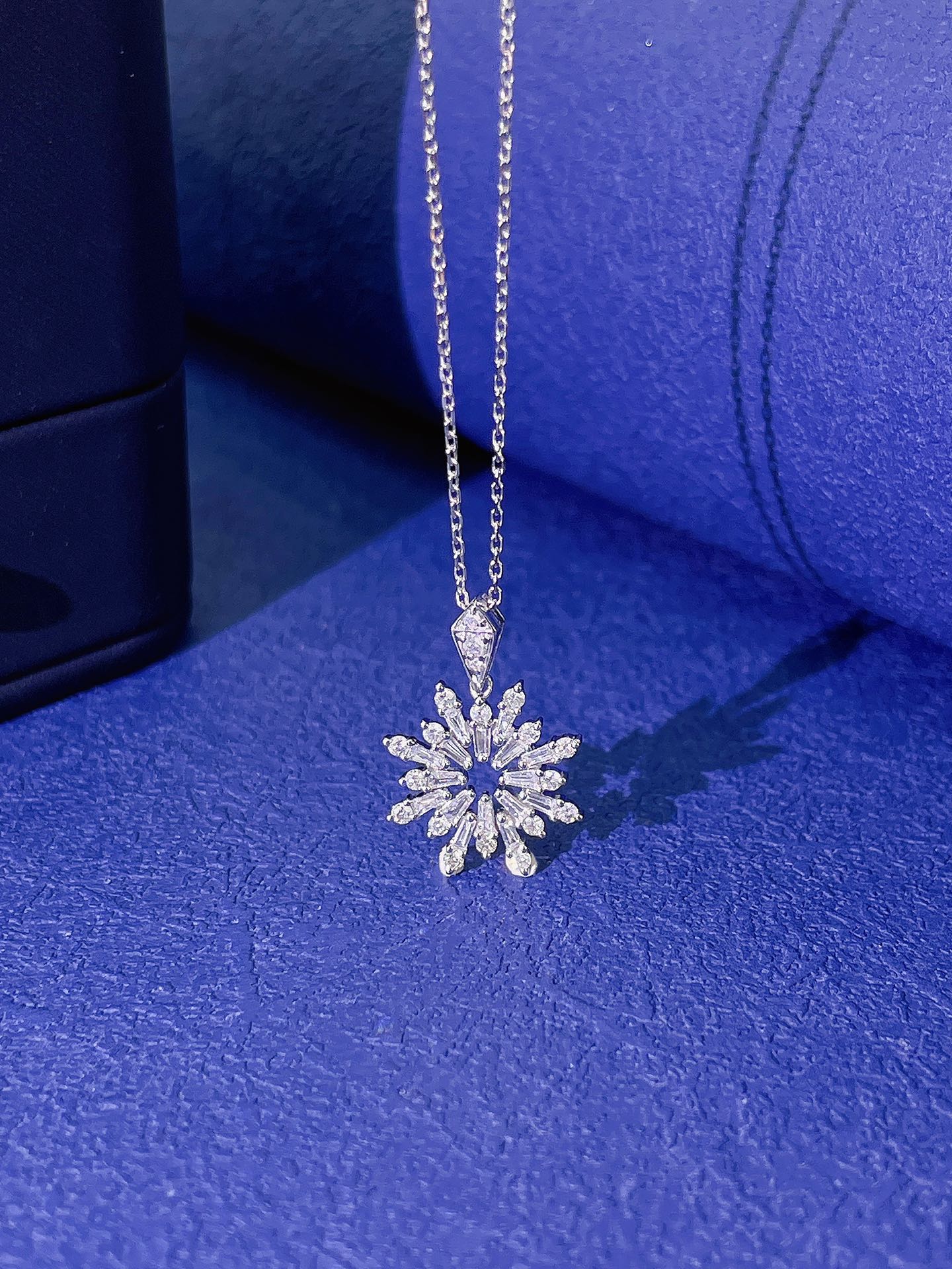 18K Diamond Square Snowflake Pendant Necklace - Luxury Jewelry - White Diamond Necklace