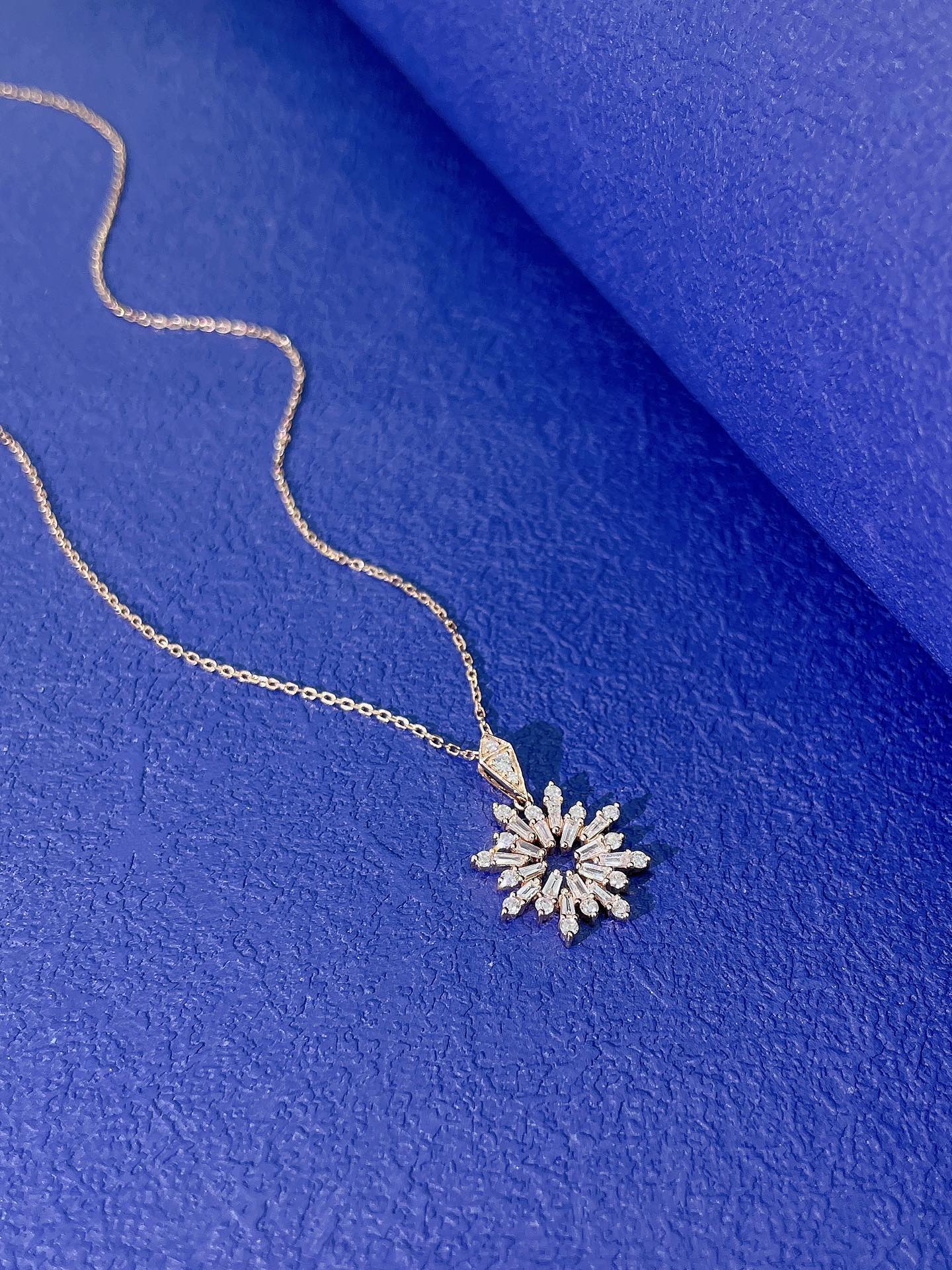 18K Diamond Square Snowflake Pendant Necklace - Luxury Jewelry - White Diamond Necklace