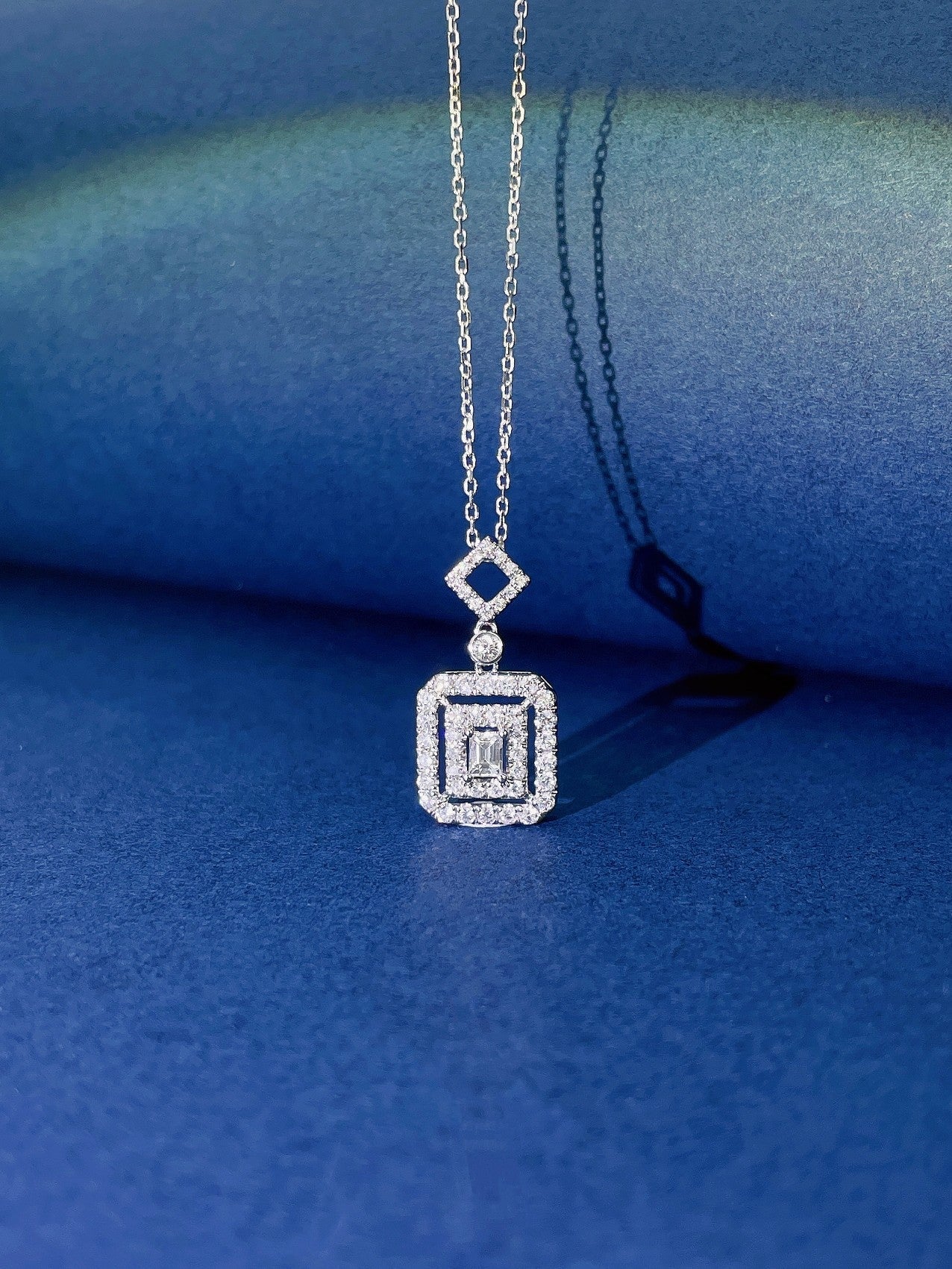 18K Diamond Straight Square Rhombus Necklace - Elegant Jewelry Piece - White Diamond Necklace