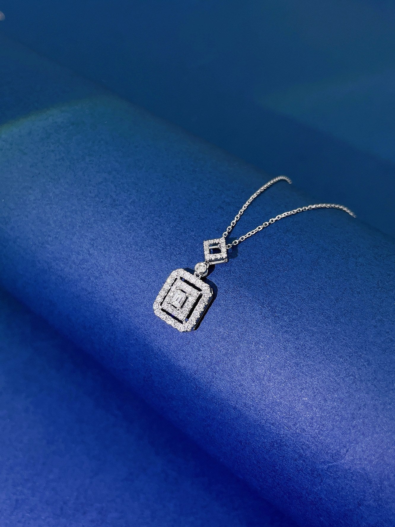 18K Diamond Straight Square Rhombus Necklace - Elegant Jewelry Piece - White Diamond Necklace