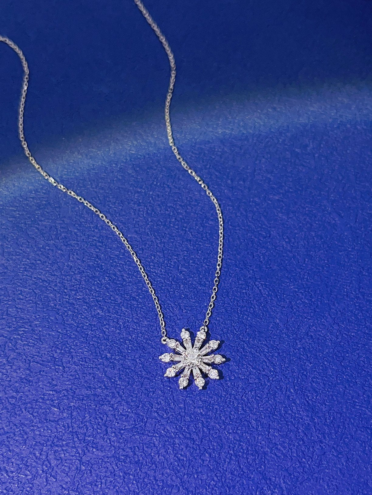 18K Diamond Sunflower Pendant Necklace - Elegant Jewelry Choice - White Diamond Necklace