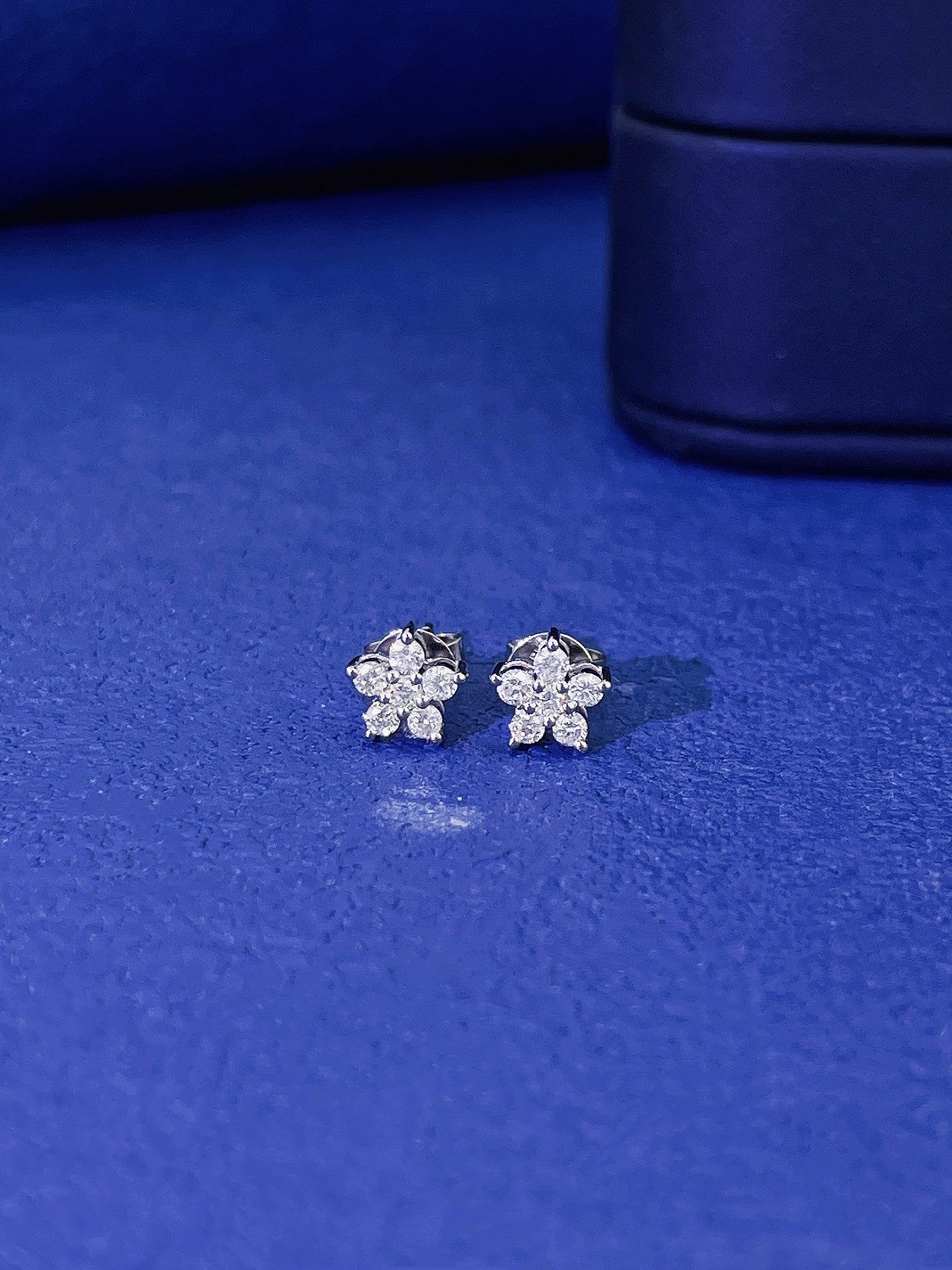 18K Diamond Sunflower Stud Earrings - Jeweler.Jewelry