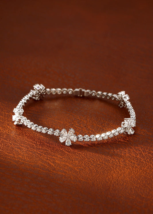 18K Diamond Waterdrop Five-Flower Bracelet - Exquisite Jewelry Piece - White Diamond Bracelet