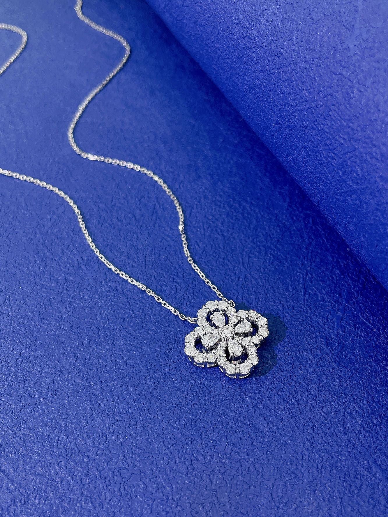 18K Diamond Waterdrop Four-Leaf Clover Hollow Pendant Jewelry - White Diamond Necklace