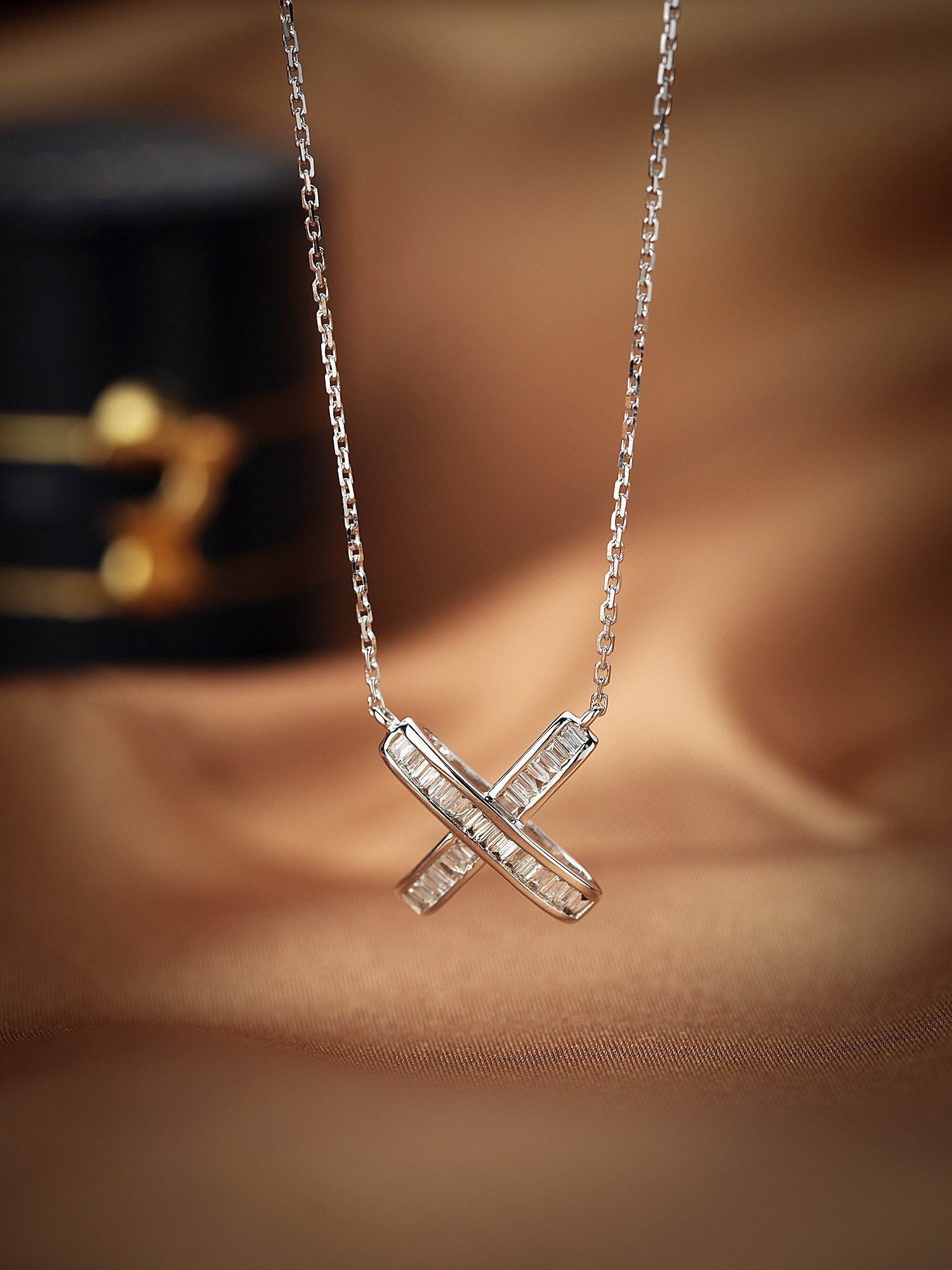 18K Diamond X Pendant Necklace - Luxurious Jewelry Piece - White Diamond Necklace